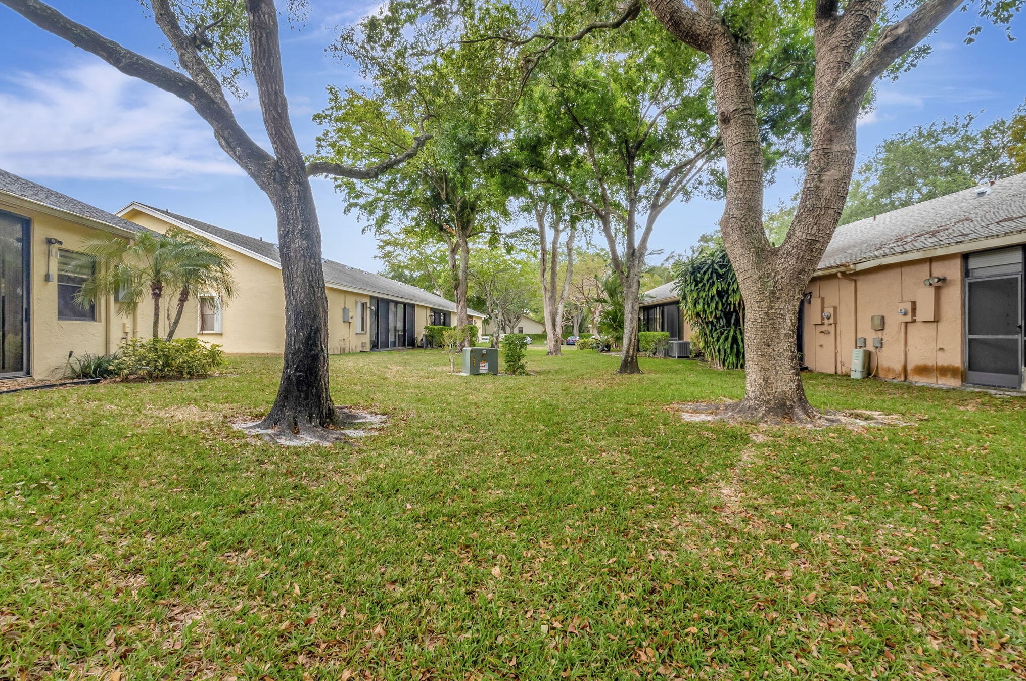 10907 Lake Front Pl, Boca Raton FL  33498-1699 exterior