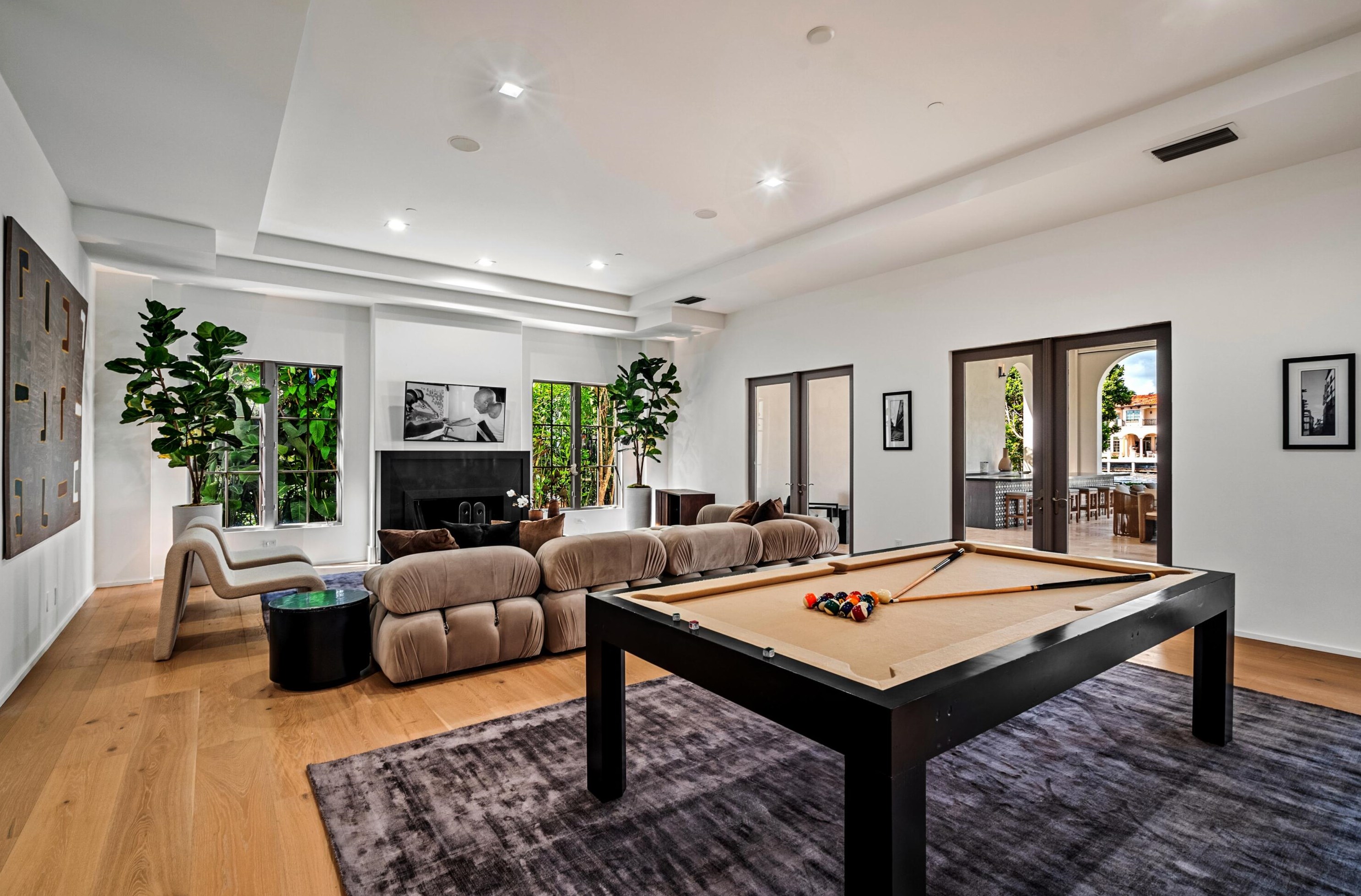 1207 Spanish Riv Rd, Boca Raton FL 33432-7706 exterior