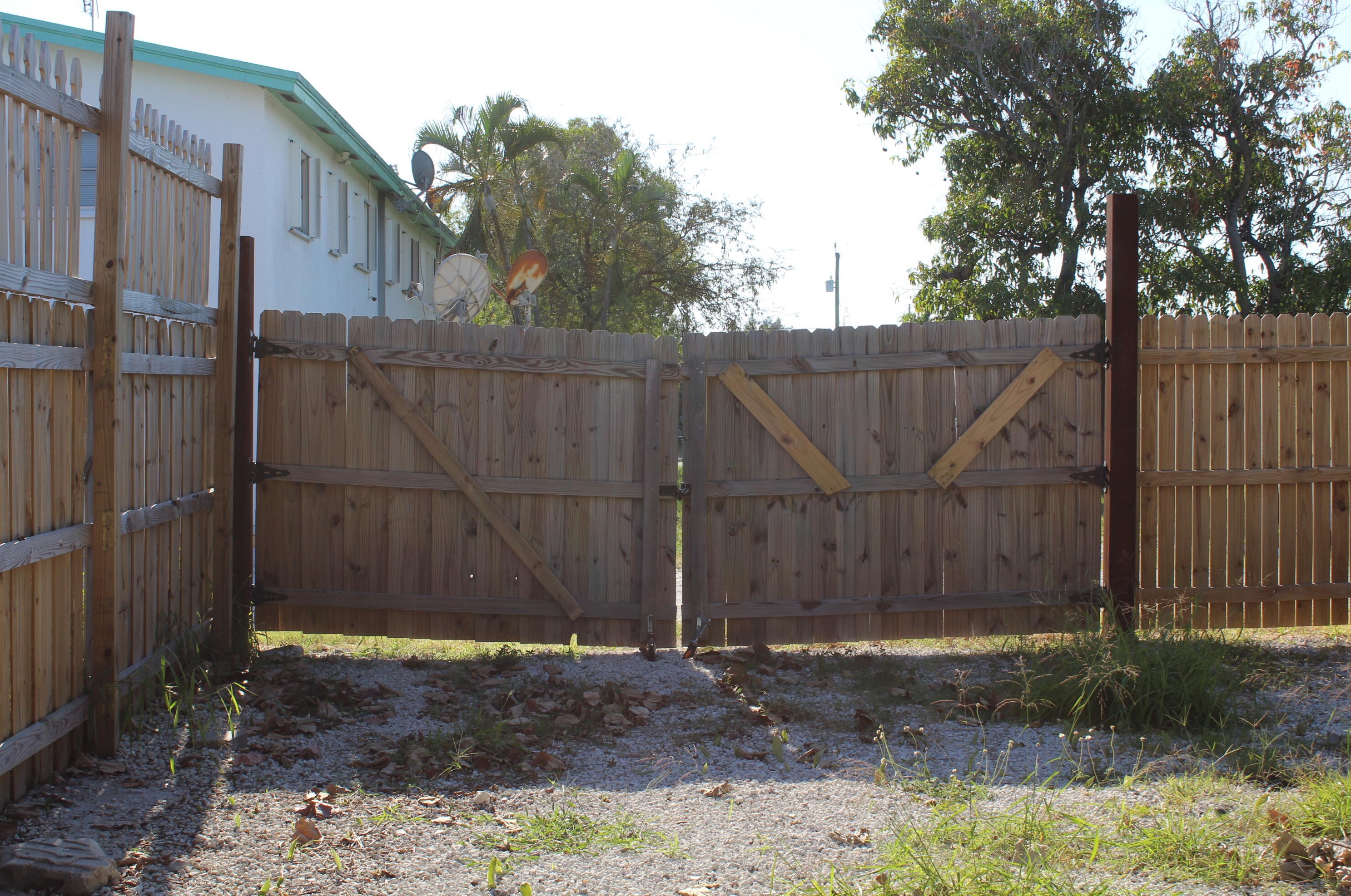 405 D St, Lake Worth FL  33460-4384 exterior