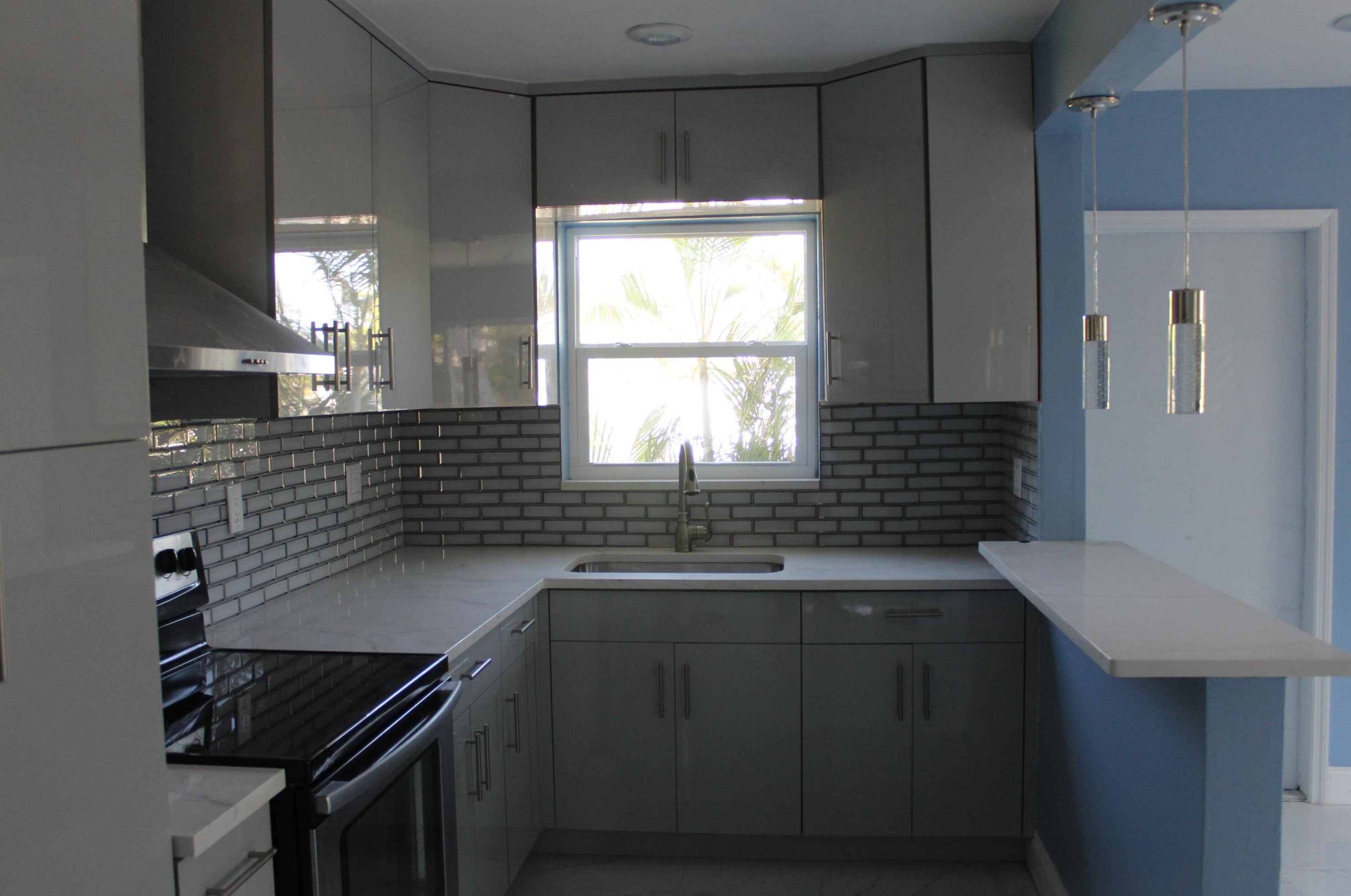 405 D St, Lake Worth FL  33460-4384 exterior