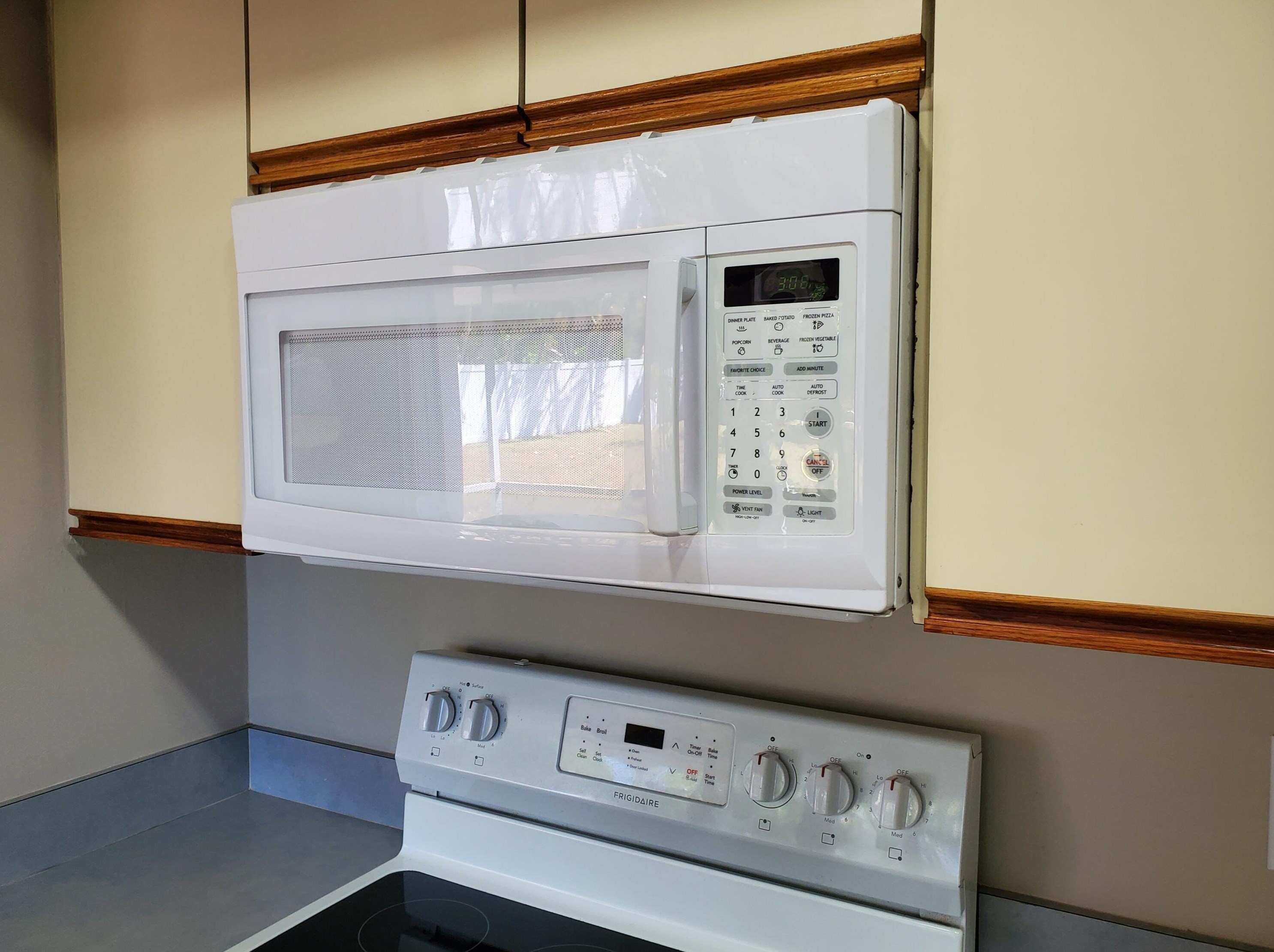 358 Curtis St, Fort Pierce FL 34983-1916 exterior