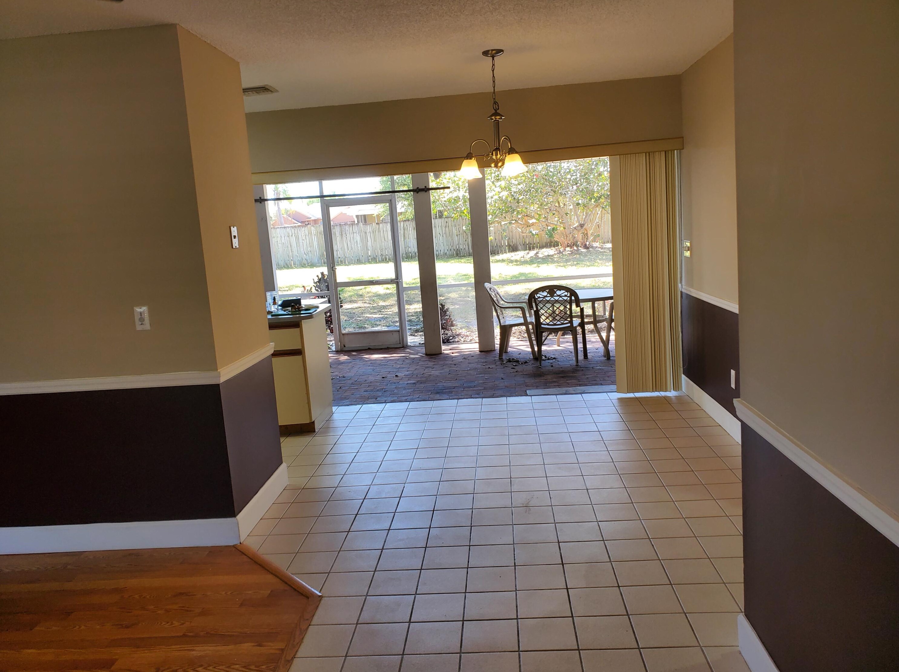 358 Curtis St, Fort Pierce FL 34983-1916 exterior