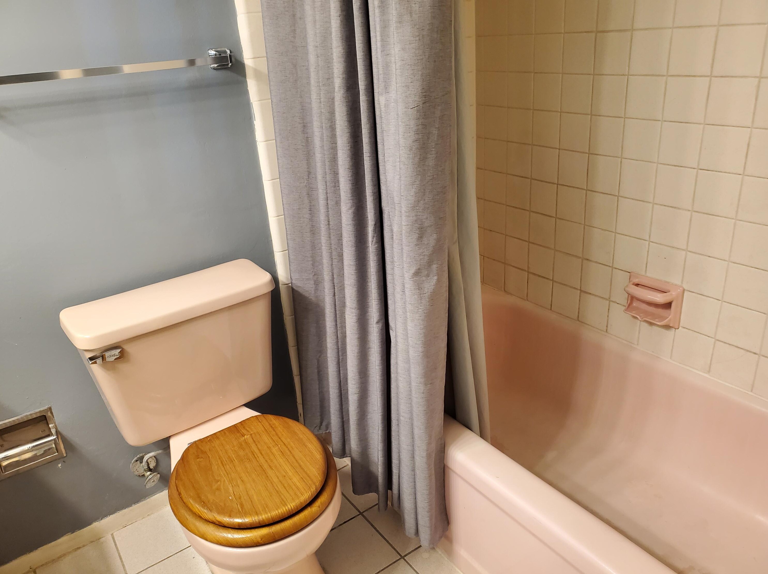 358 Curtis St, Fort Pierce FL 34983-1916 exterior