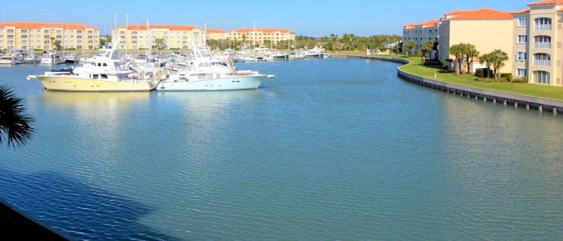 17 Harbour Isle Dr, Fort Pierce FL  34949-2749 exterior