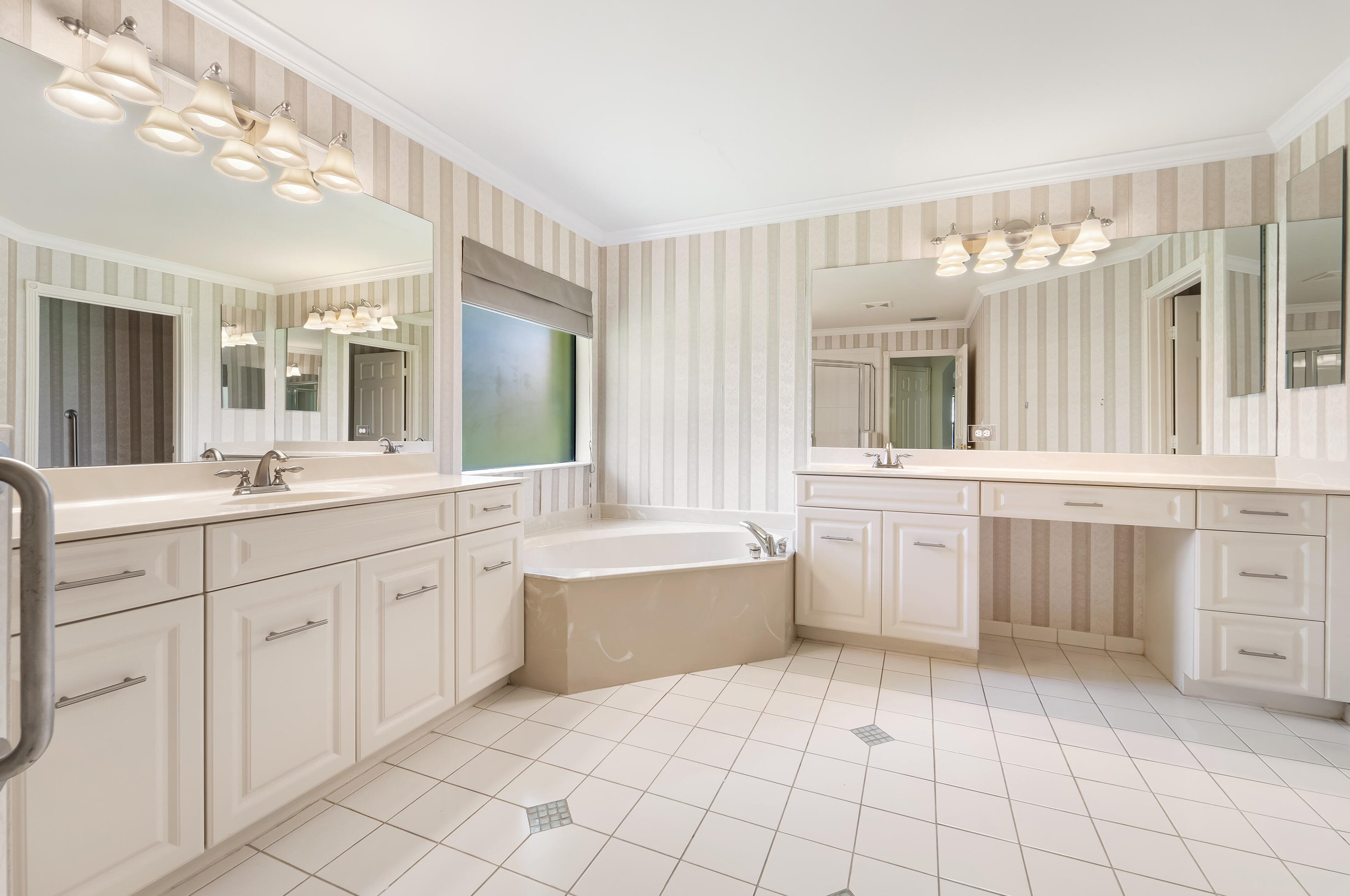 8017 Via Grande, Boynton Beach FL  33437-7522 exterior