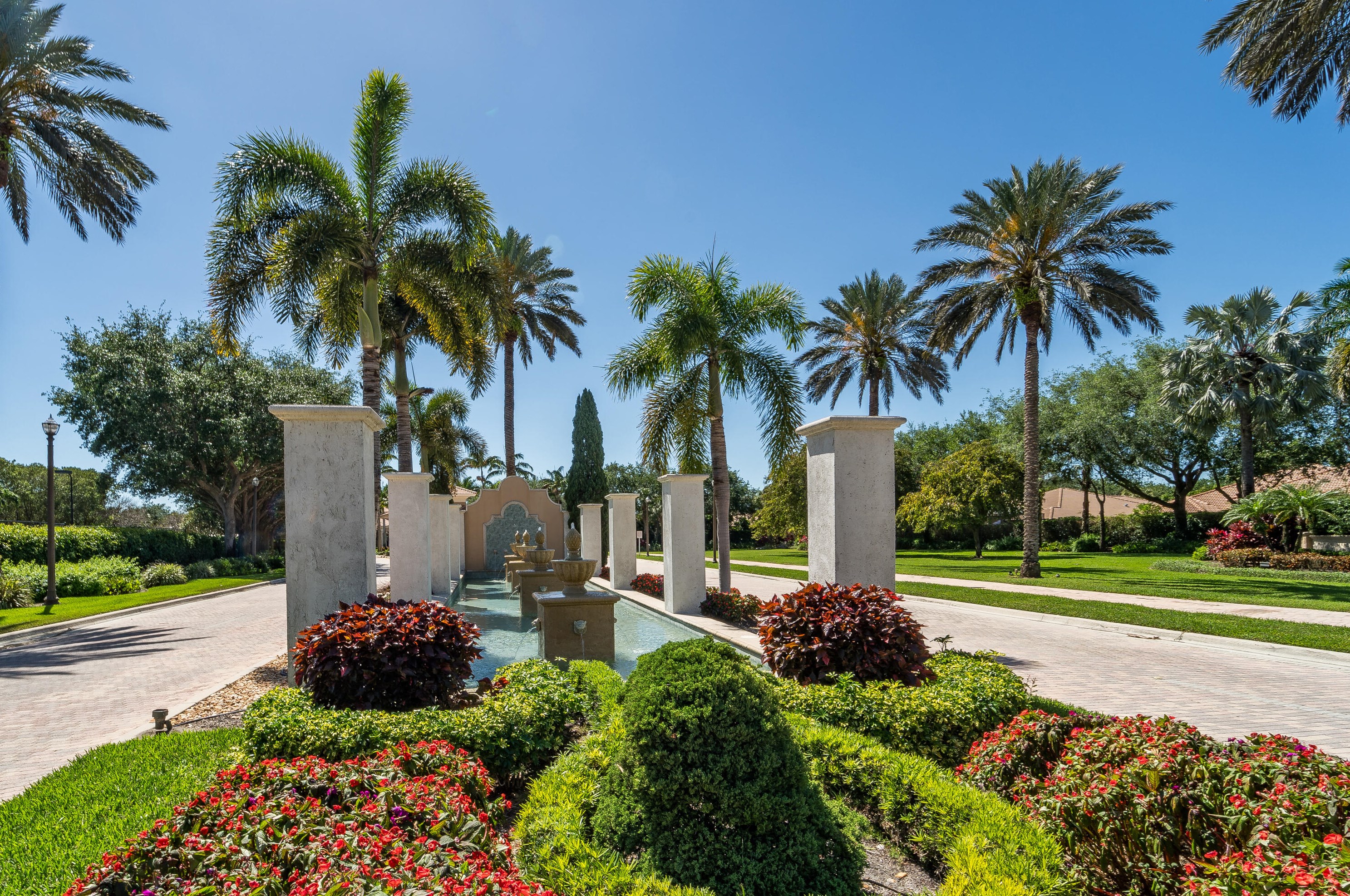 8017 Via Grande, Boynton Beach FL  33437-7522 exterior