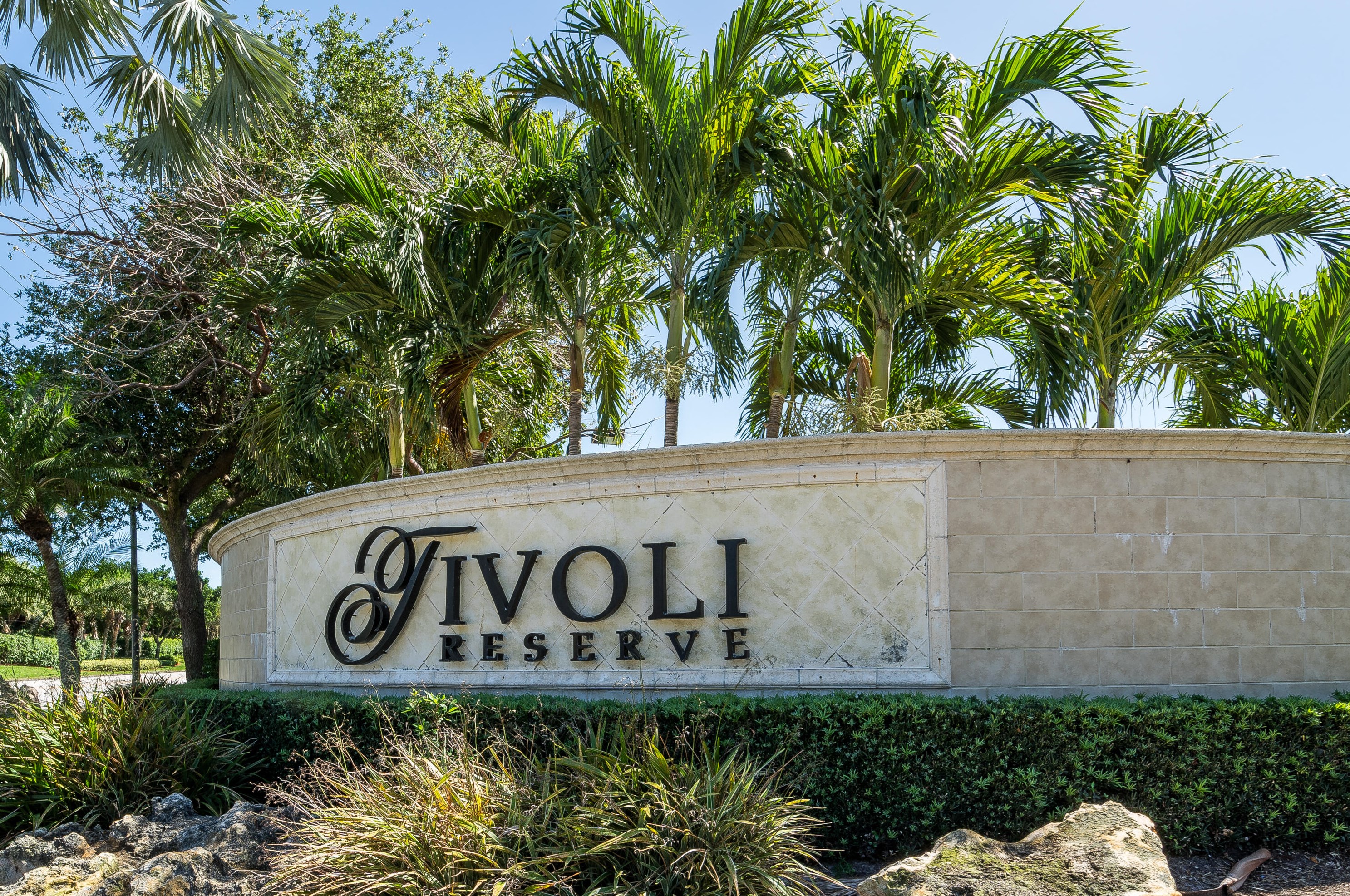 8017 Via Grande, Boynton Beach FL  33437-7522 exterior