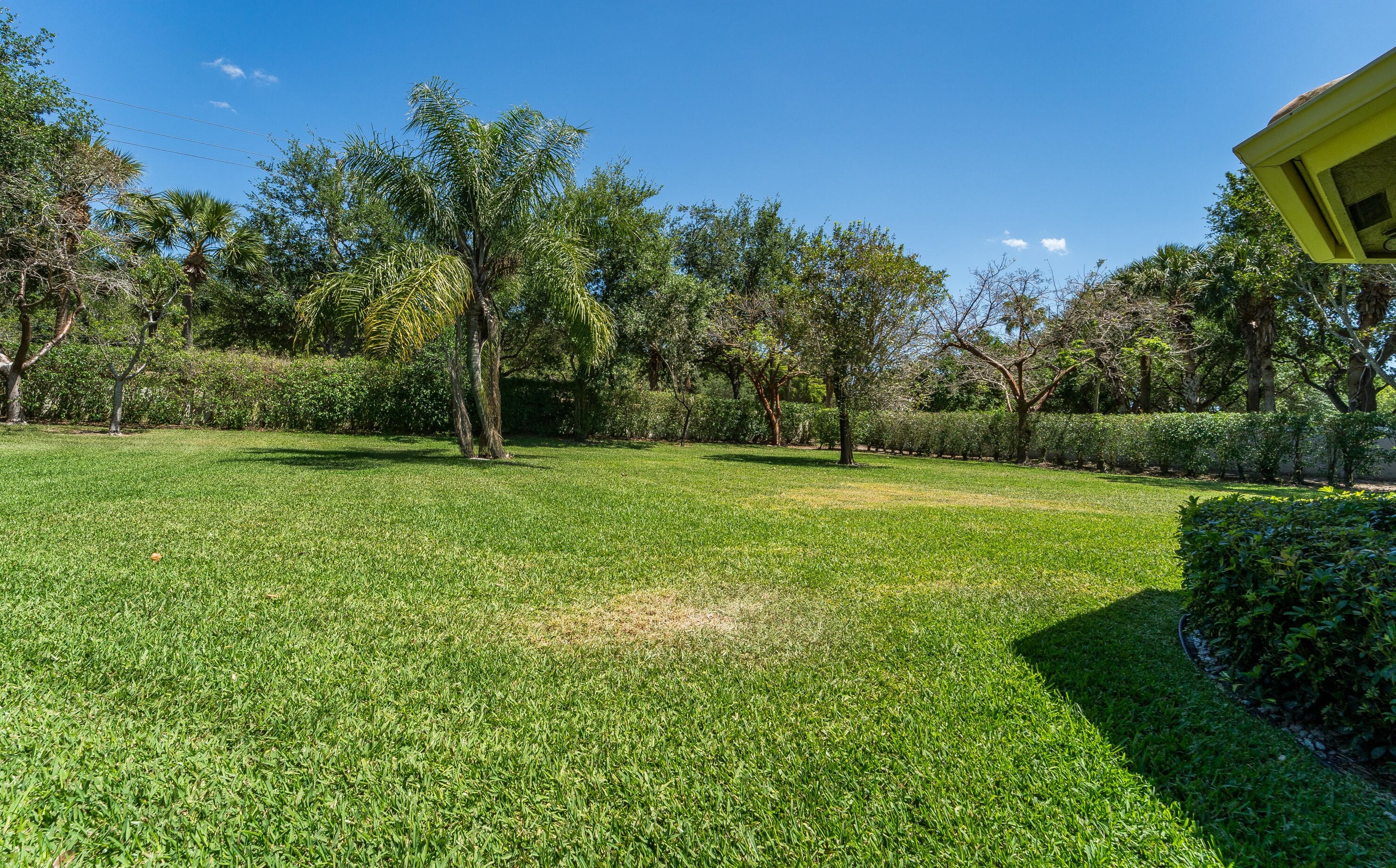 8017 Via Grande, Boynton Beach FL  33437-7522 exterior