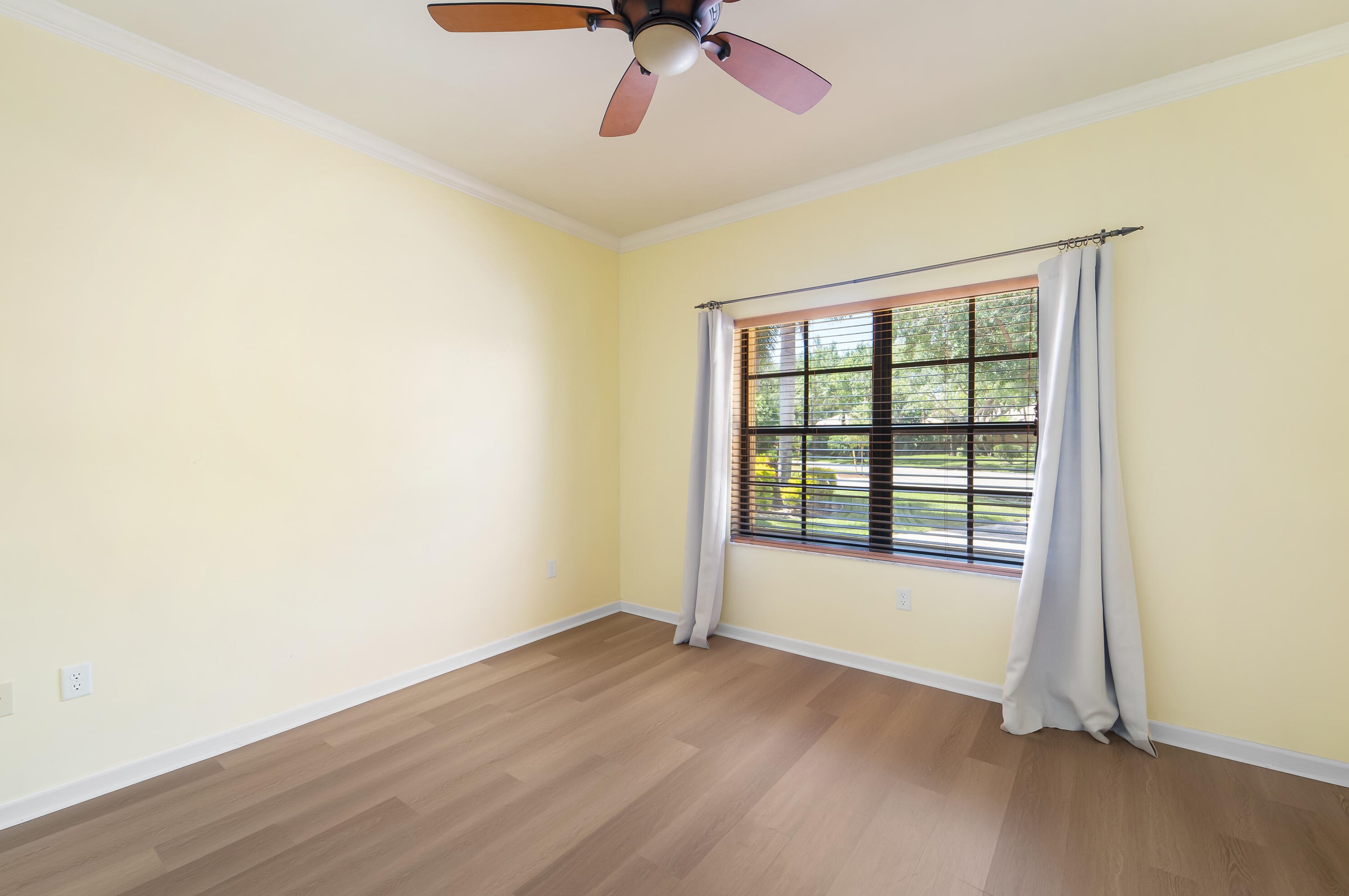 8017 Via Grande, Boynton Beach FL  33437-7522 exterior