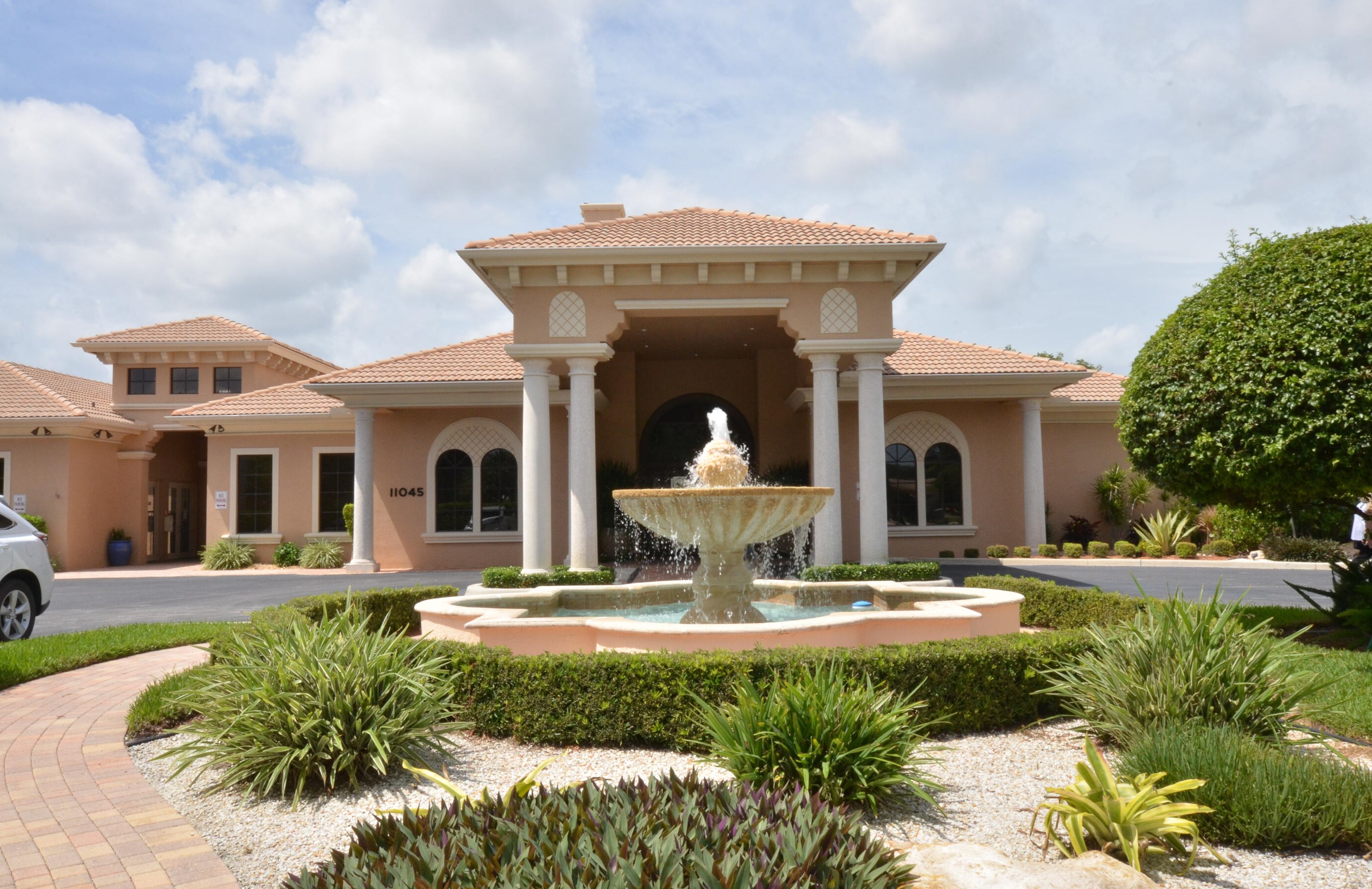 8017 Via Grande, Boynton Beach FL  33437-7522 exterior