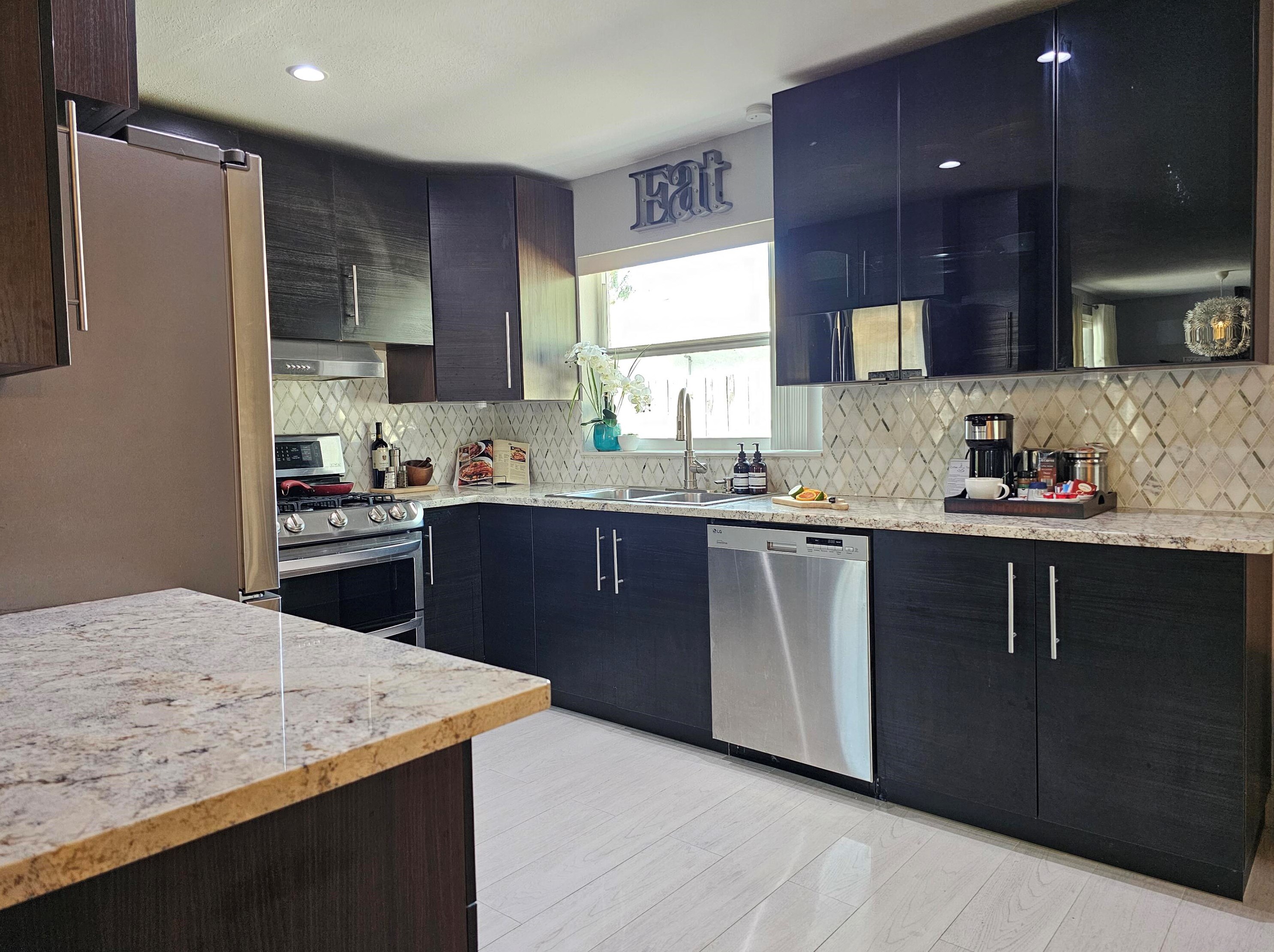 1350 25 Way, Boynton Beach FL  33426-7801 exterior