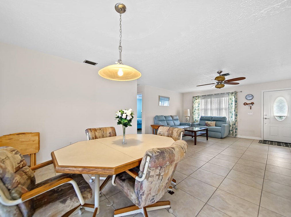 163 Byron St, Fort Pierce FL 34983-1618 exterior