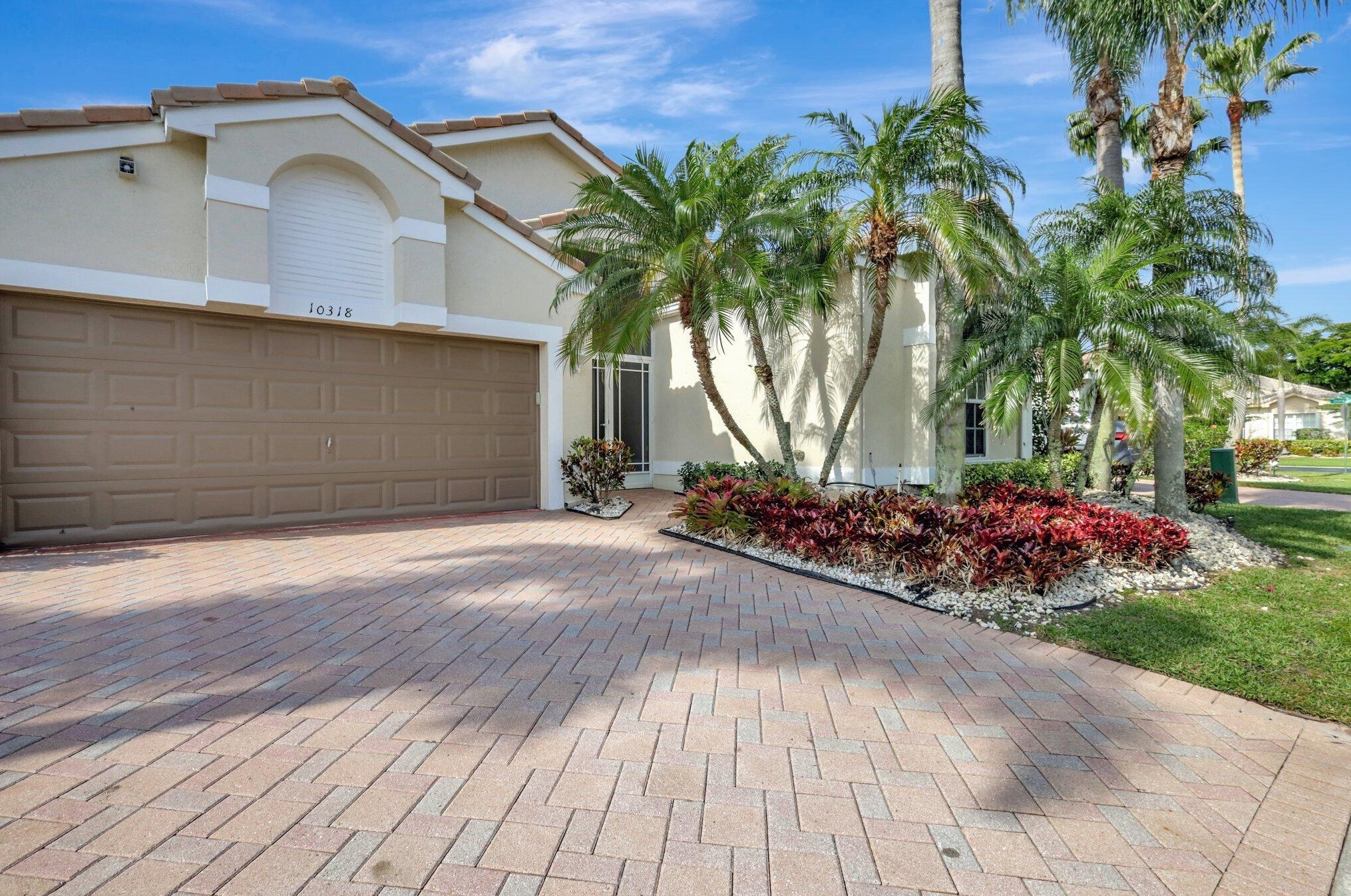 10318 Utopia Cir, Boynton Beach FL  33437-5545 exterior
