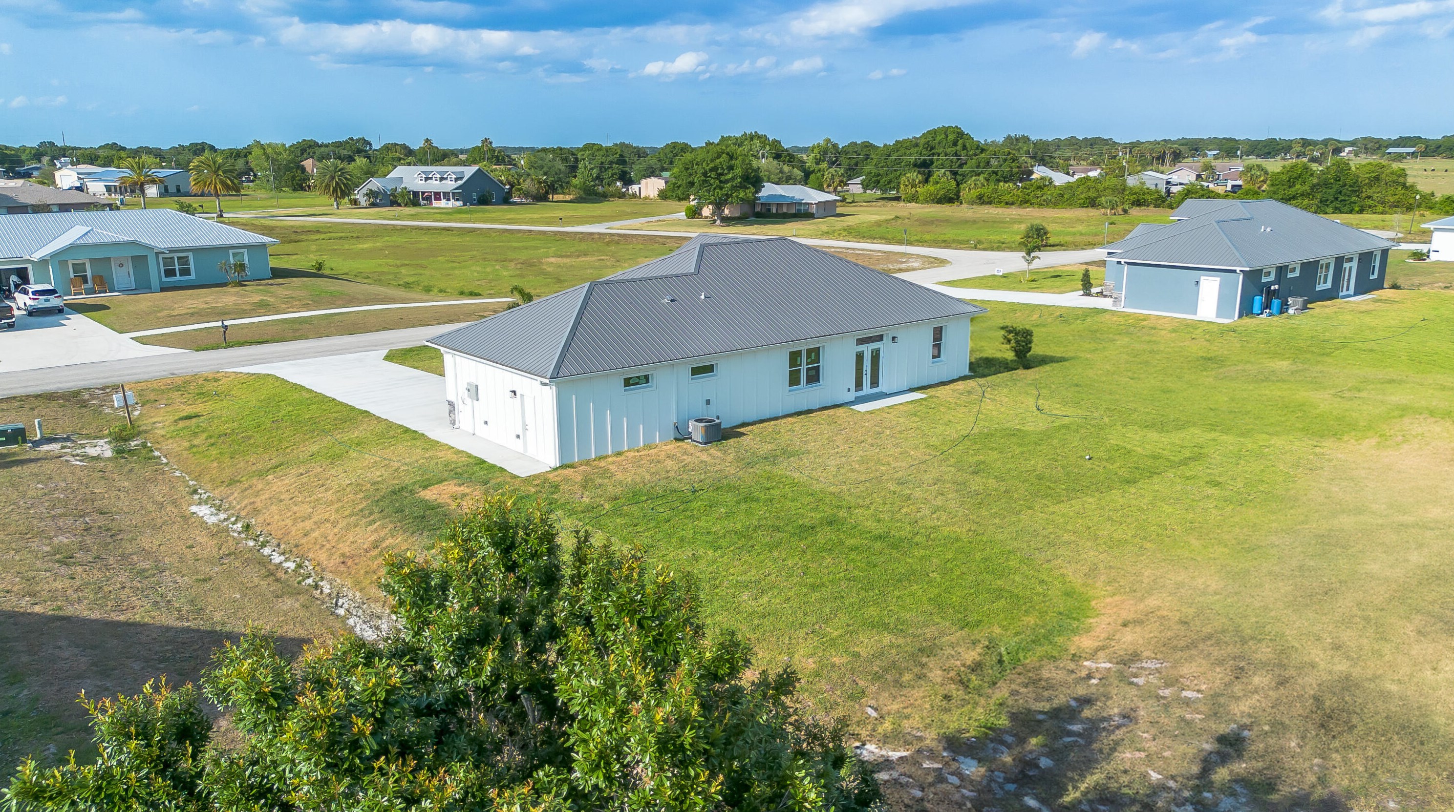 8640 7th Ln, Okeechobee FL 34974-1532 exterior