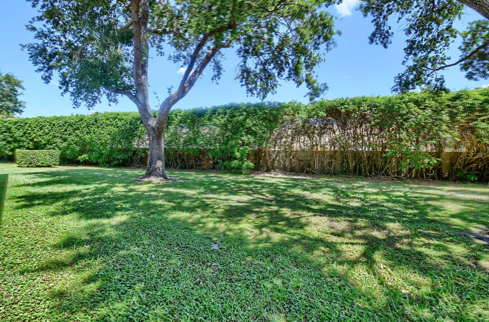 9644 Sills Dr, Boynton Beach FL 33437-3368 exterior