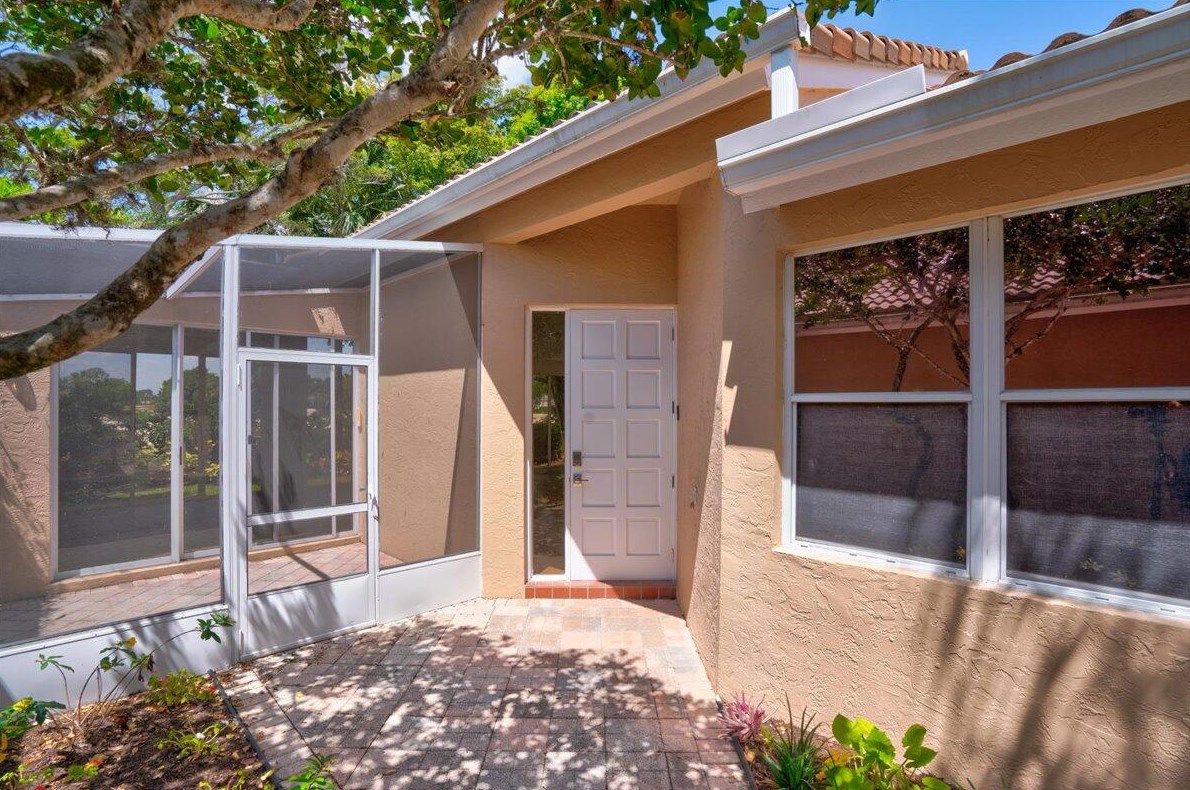 4518 Carlton Golf Dr, Lake Worth FL 33449-8134 exterior