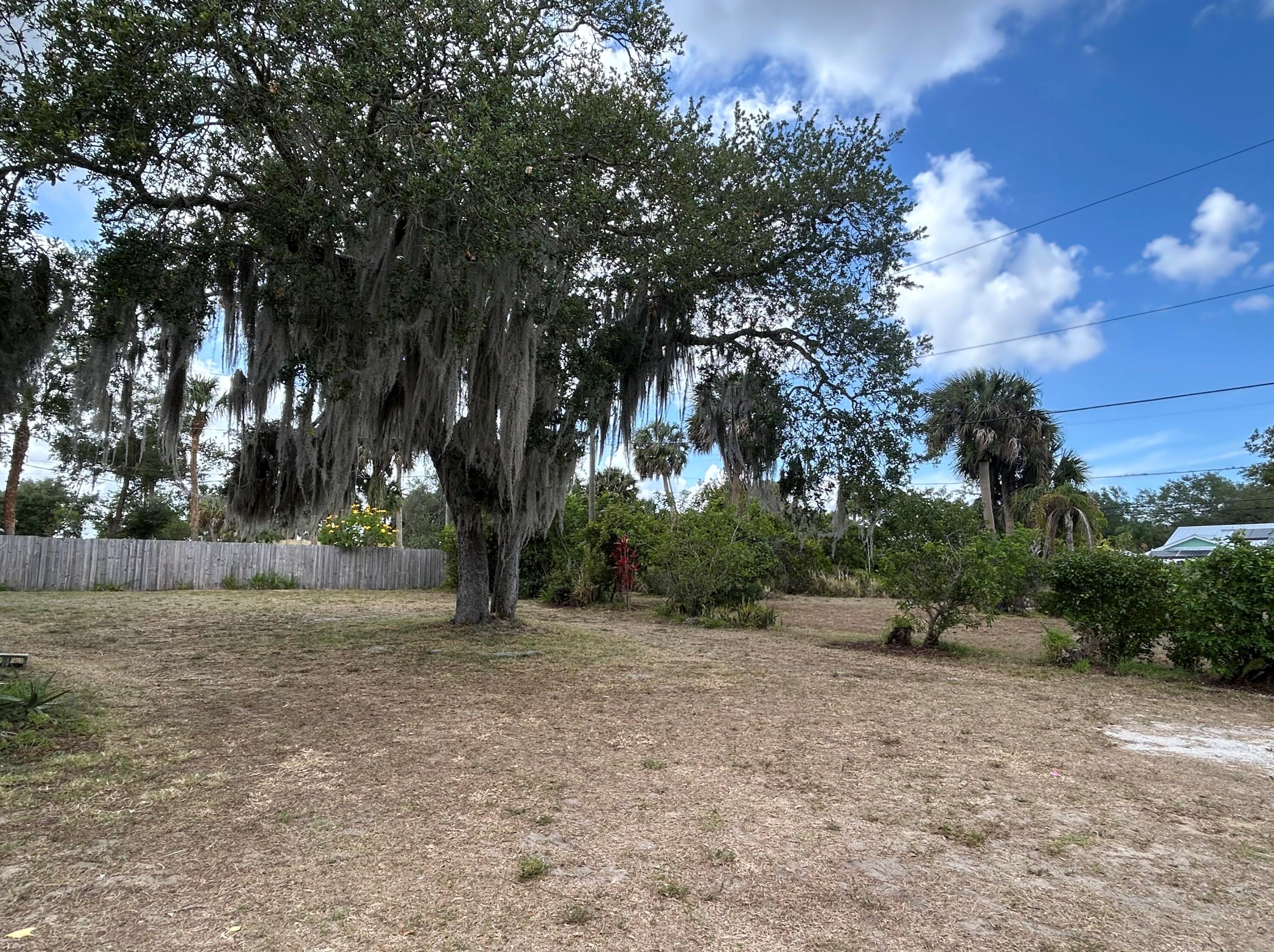 1069 Old Dixie Hwy, Vero Beach FL  32960-3746 exterior