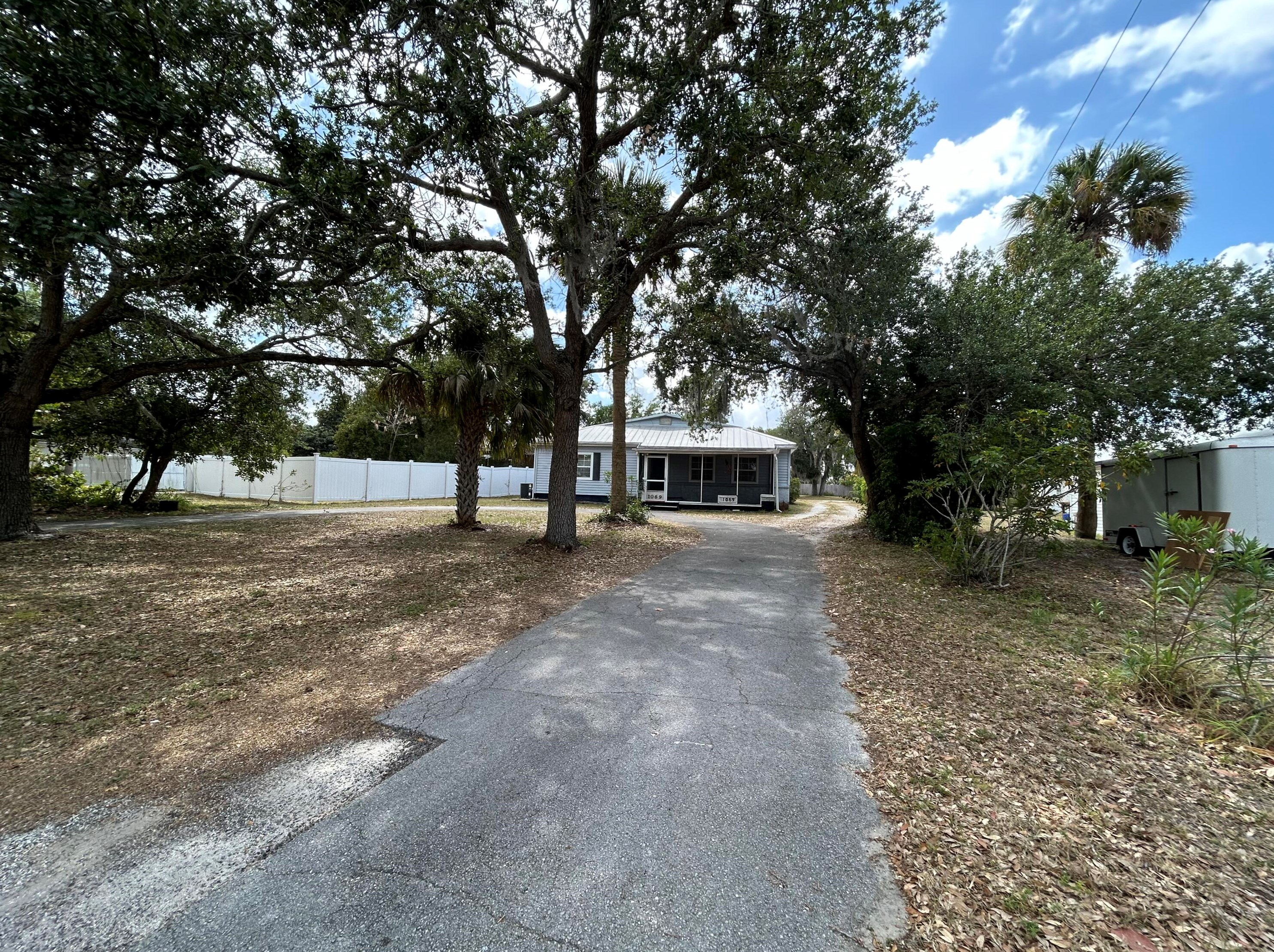 1069 Old Dixie Hwy, Vero Beach FL  32960-3746 exterior