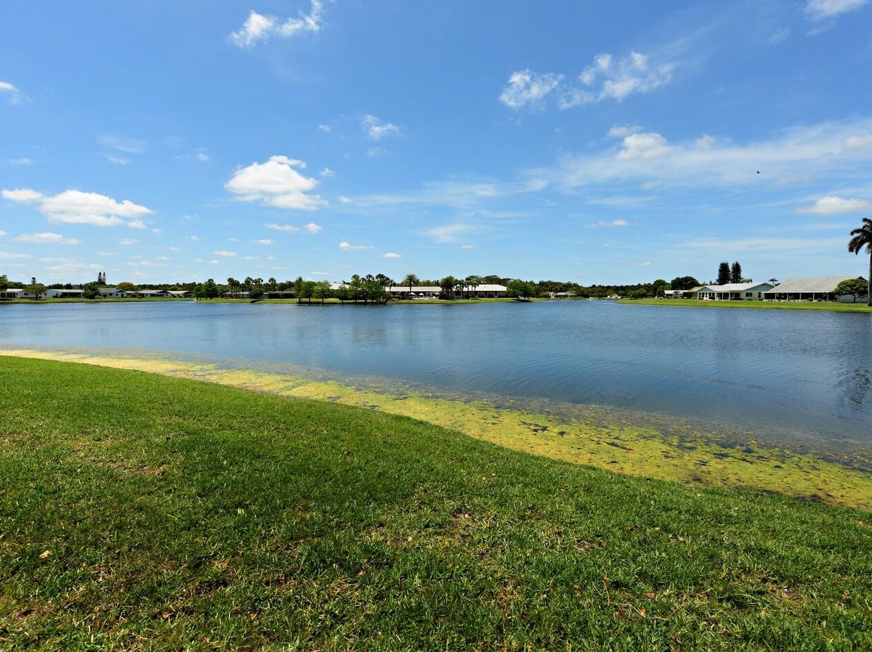 5197 Nicholas Dr, West Palm Beach FL  33417-1014 exterior