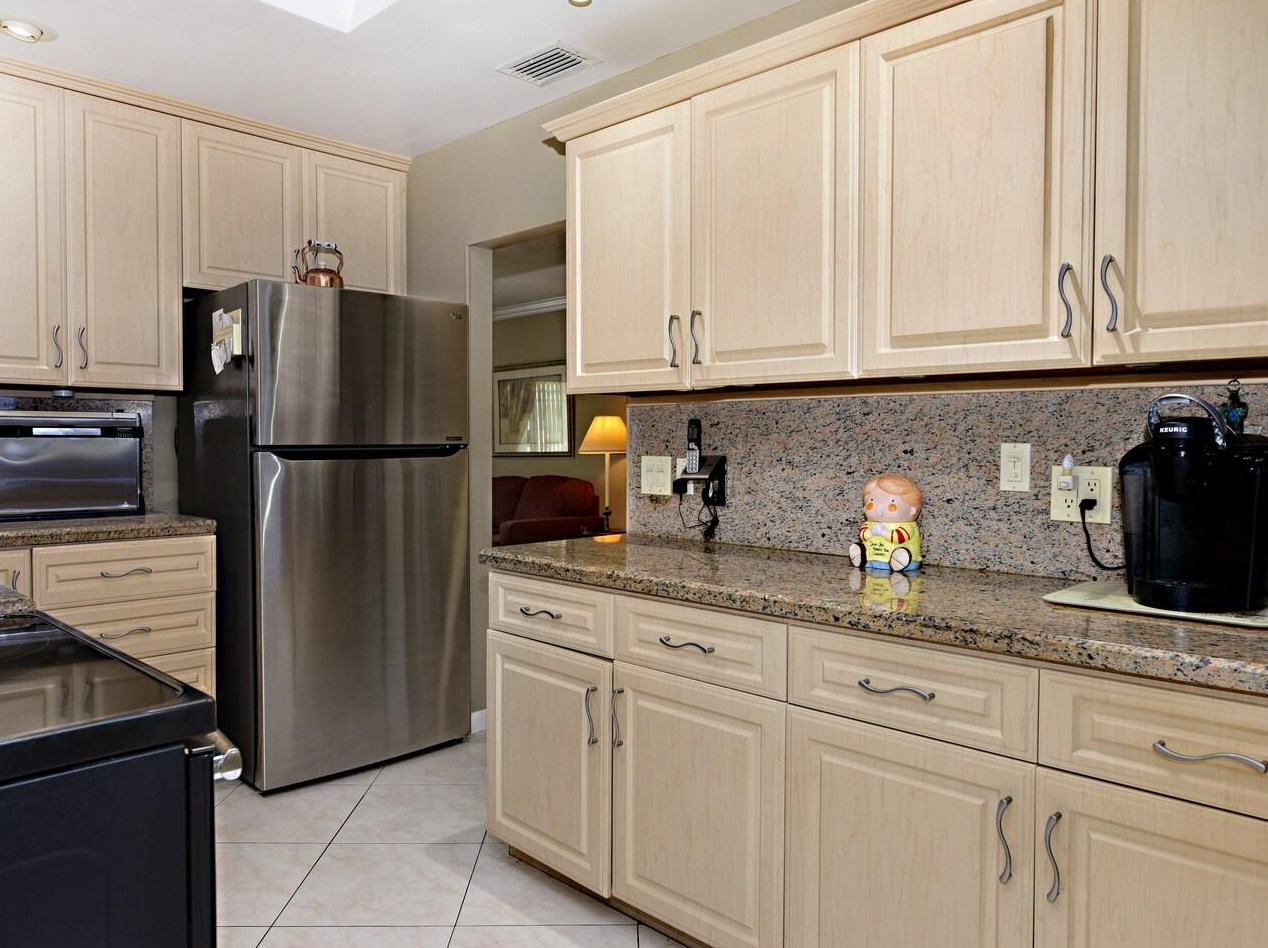 5197 Nicholas Dr, West Palm Beach FL  33417-1014 exterior