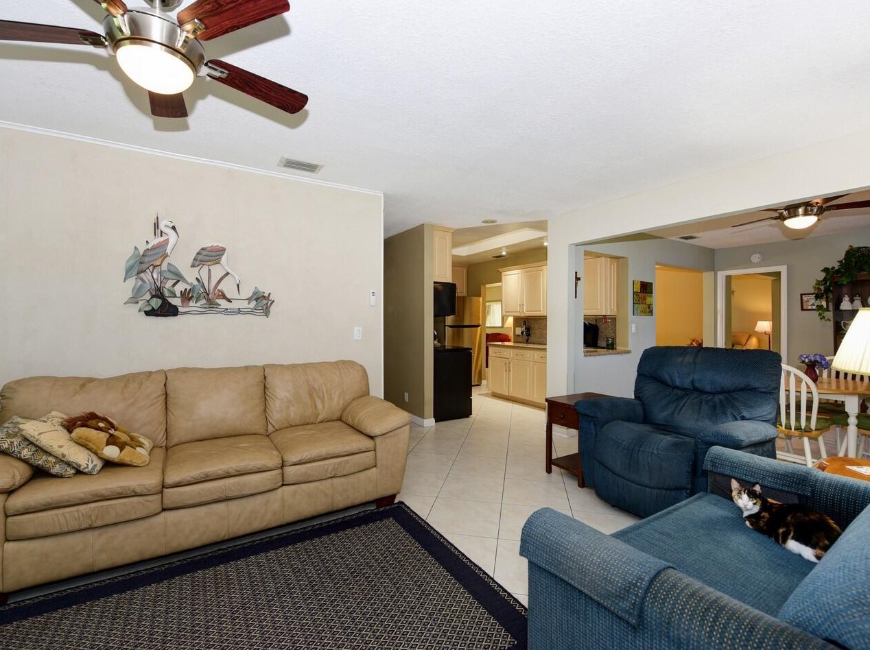 5197 Nicholas Dr, West Palm Beach FL  33417-1014 exterior