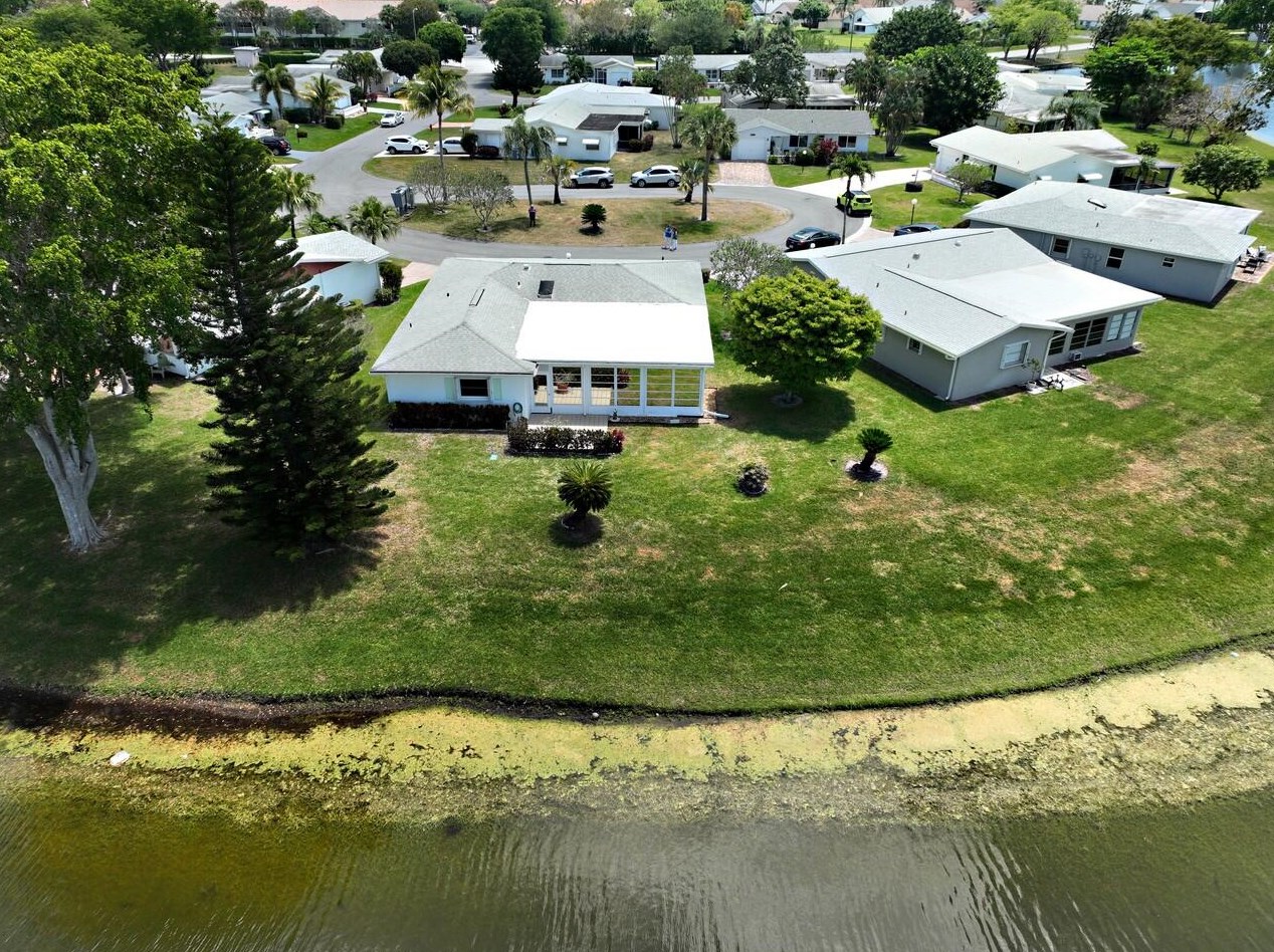 5197 Nicholas Dr, West Palm Beach FL  33417-1014 exterior