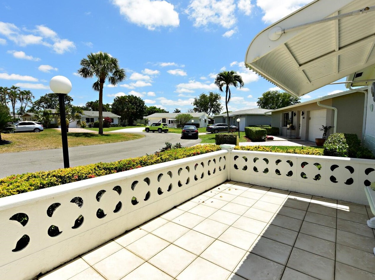 5197 Nicholas Dr, West Palm Beach FL  33417-1013 exterior