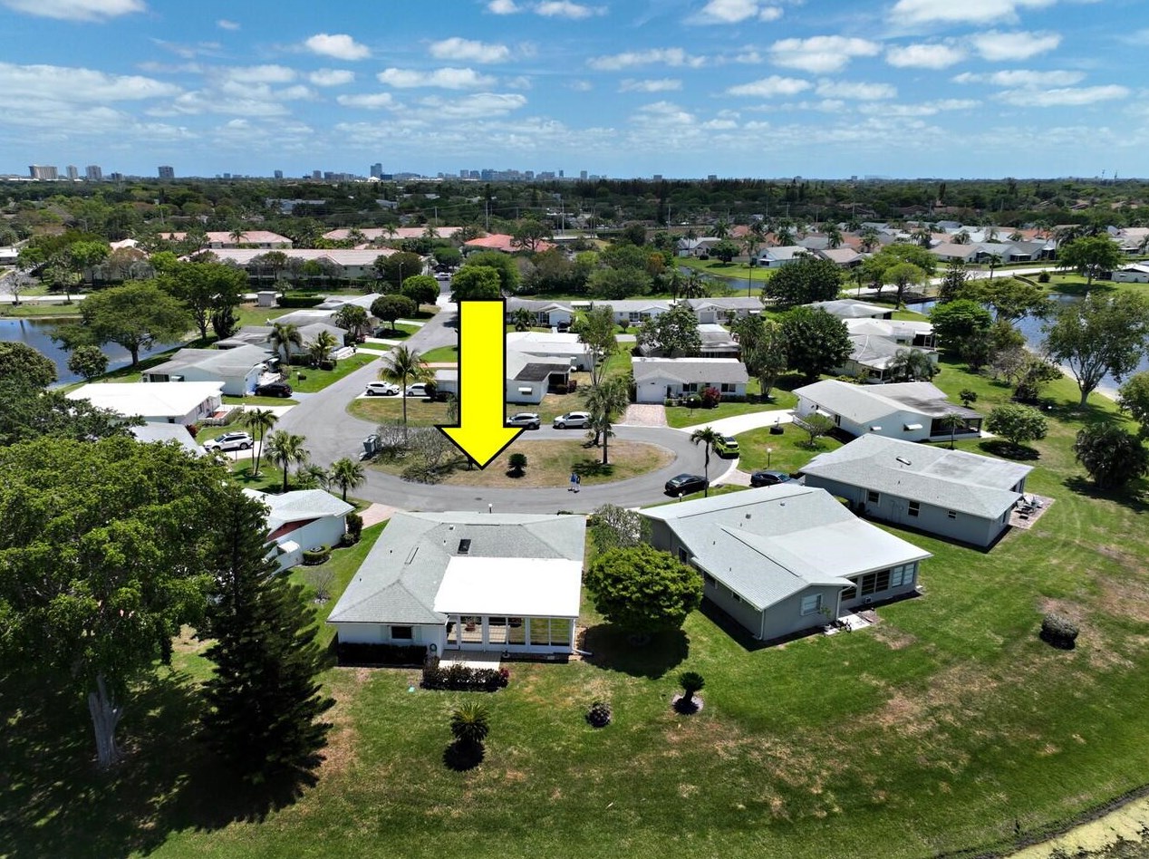 5197 Nicholas Dr, West Palm Beach FL  33417-1014 exterior