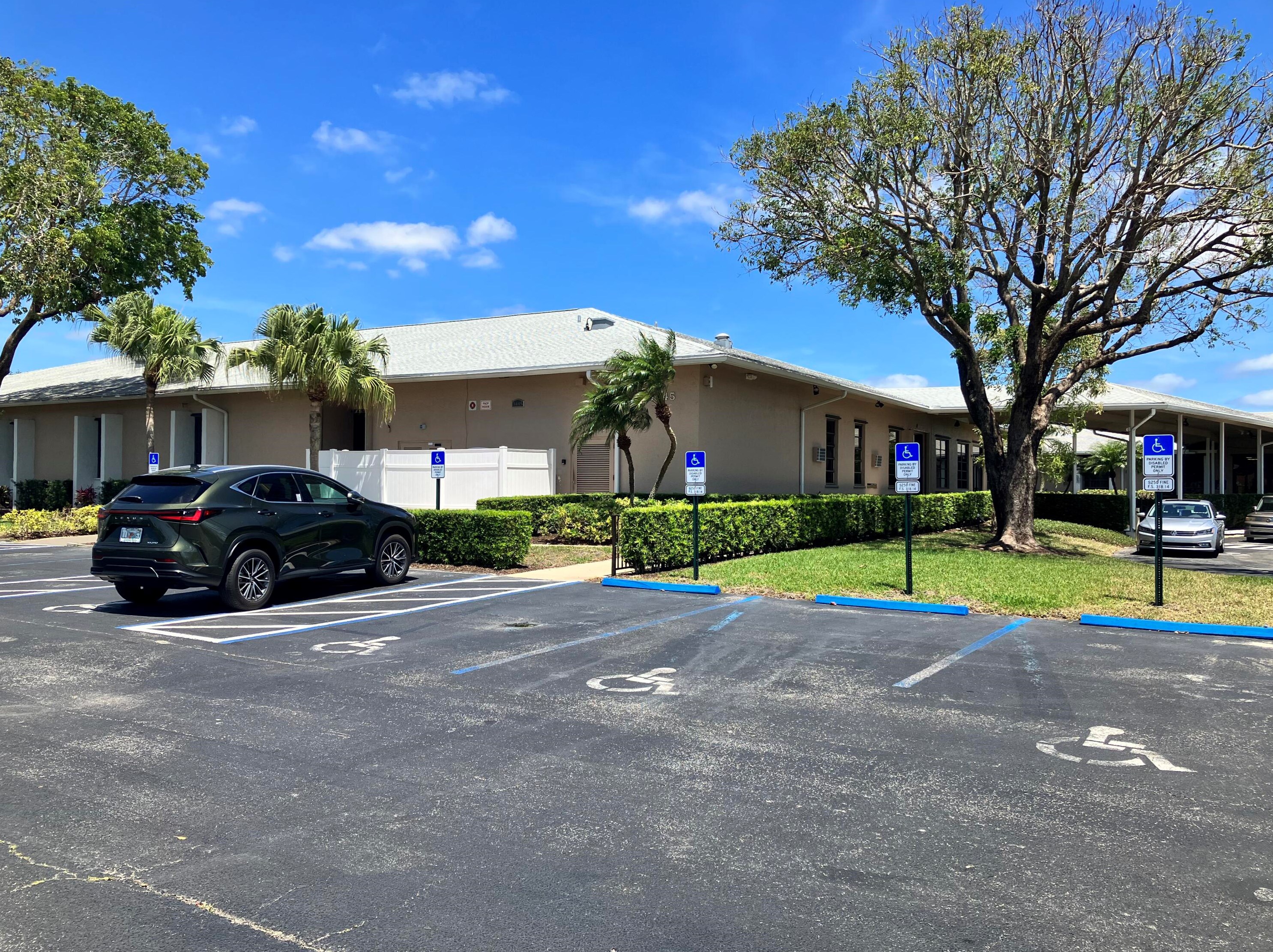 5197 Nicholas Dr, West Palm Beach FL  33417-1014 exterior