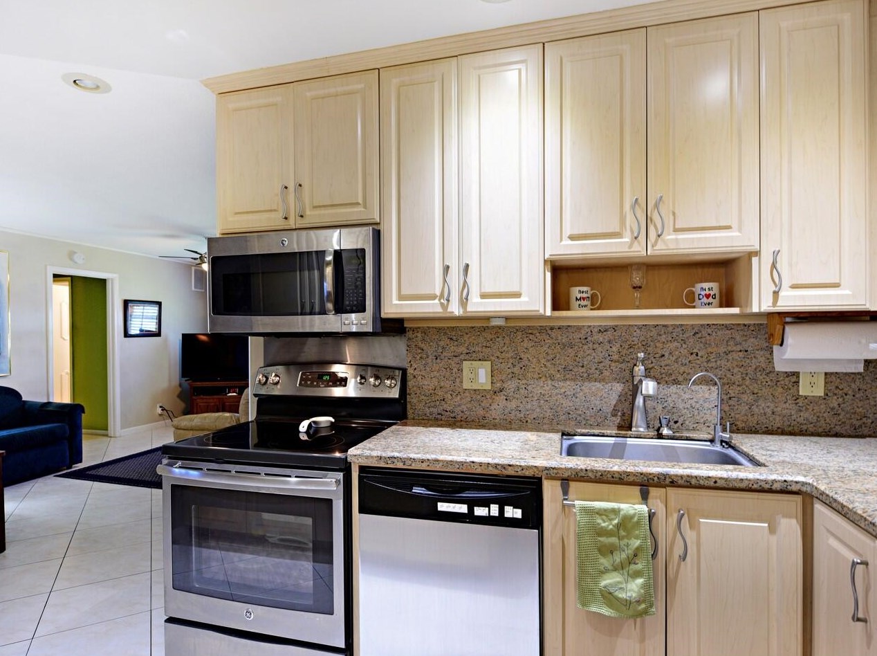 5197 Nicholas Dr, West Palm Beach FL  33417-1014 exterior