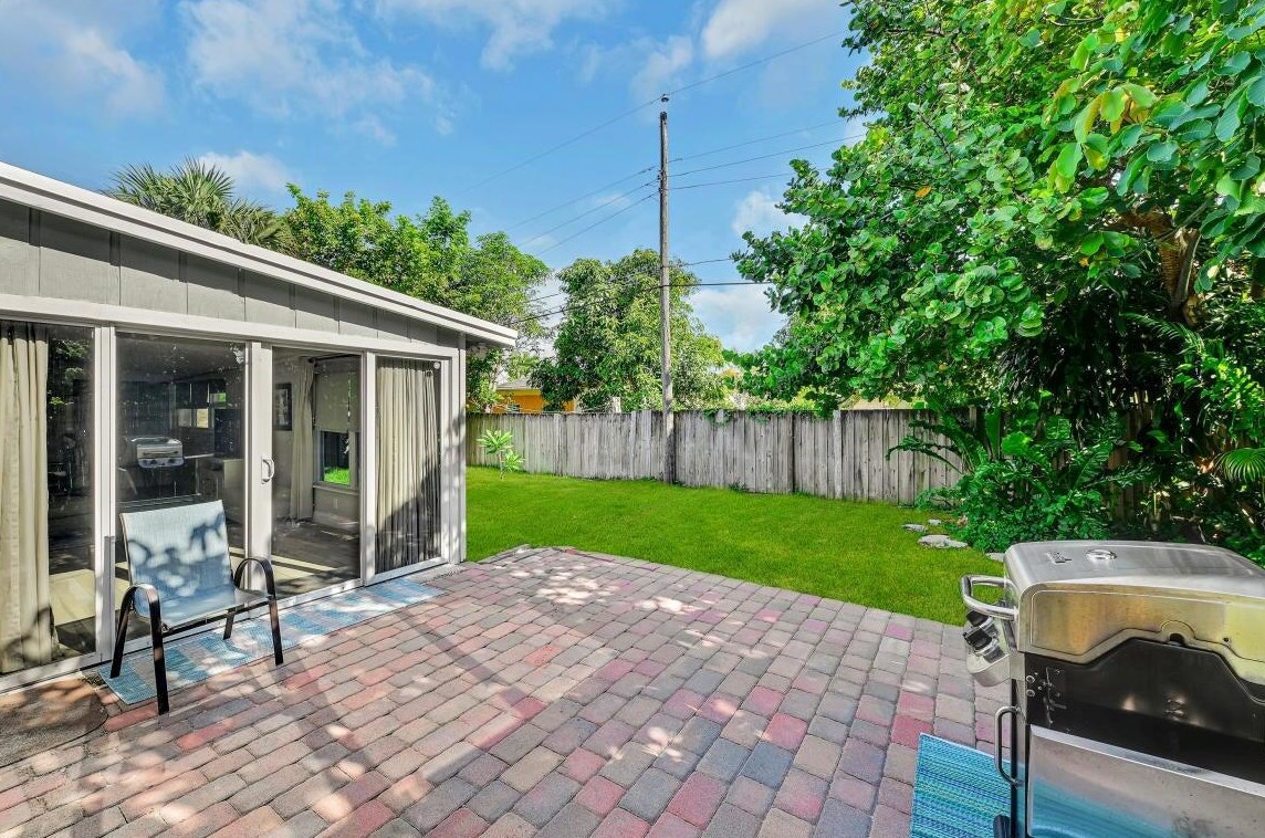 149 27th Way, Boynton Beach FL  33435-7610 exterior