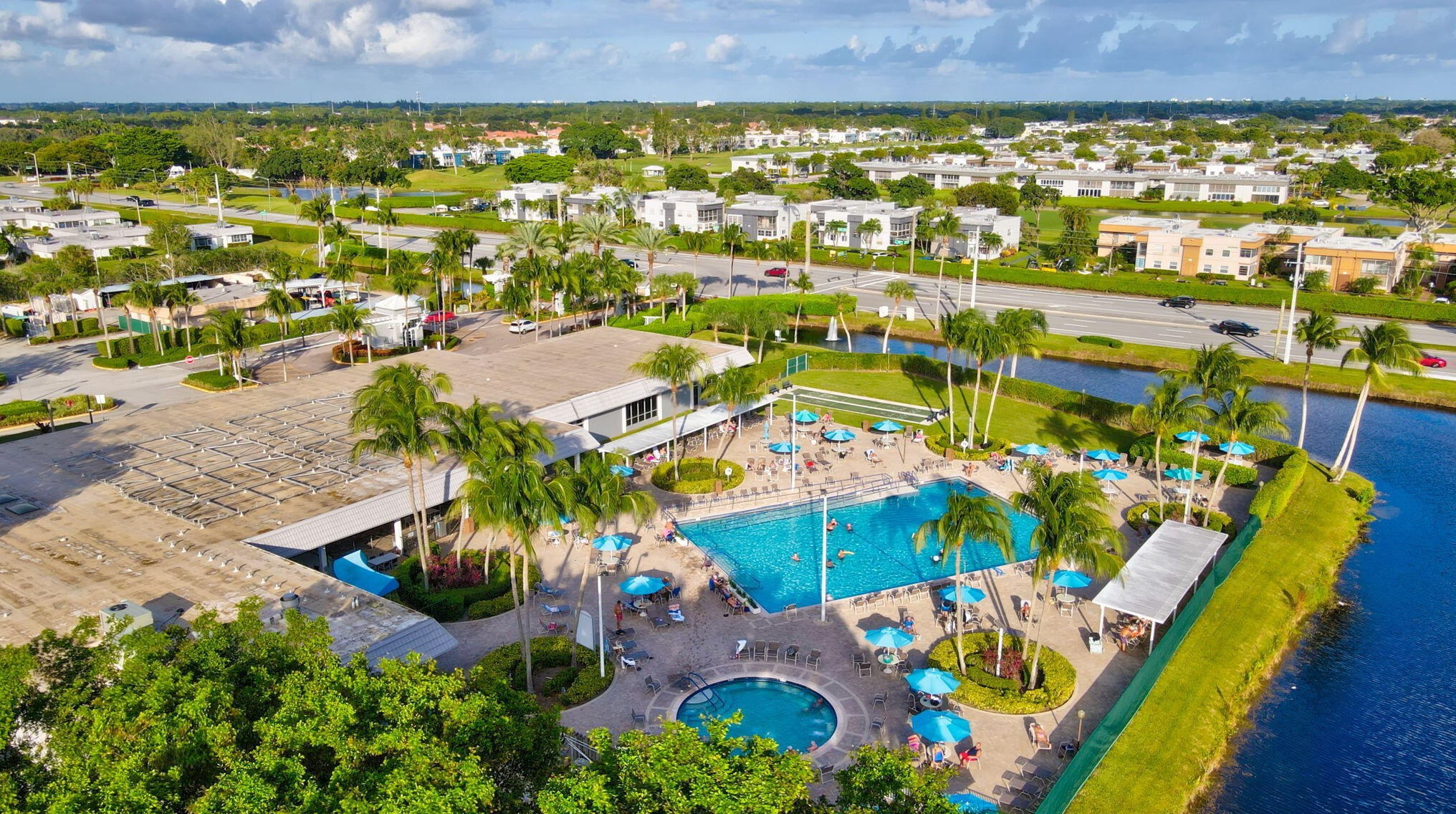 217 Saxony, Delray Beach FL  33446-1843 exterior