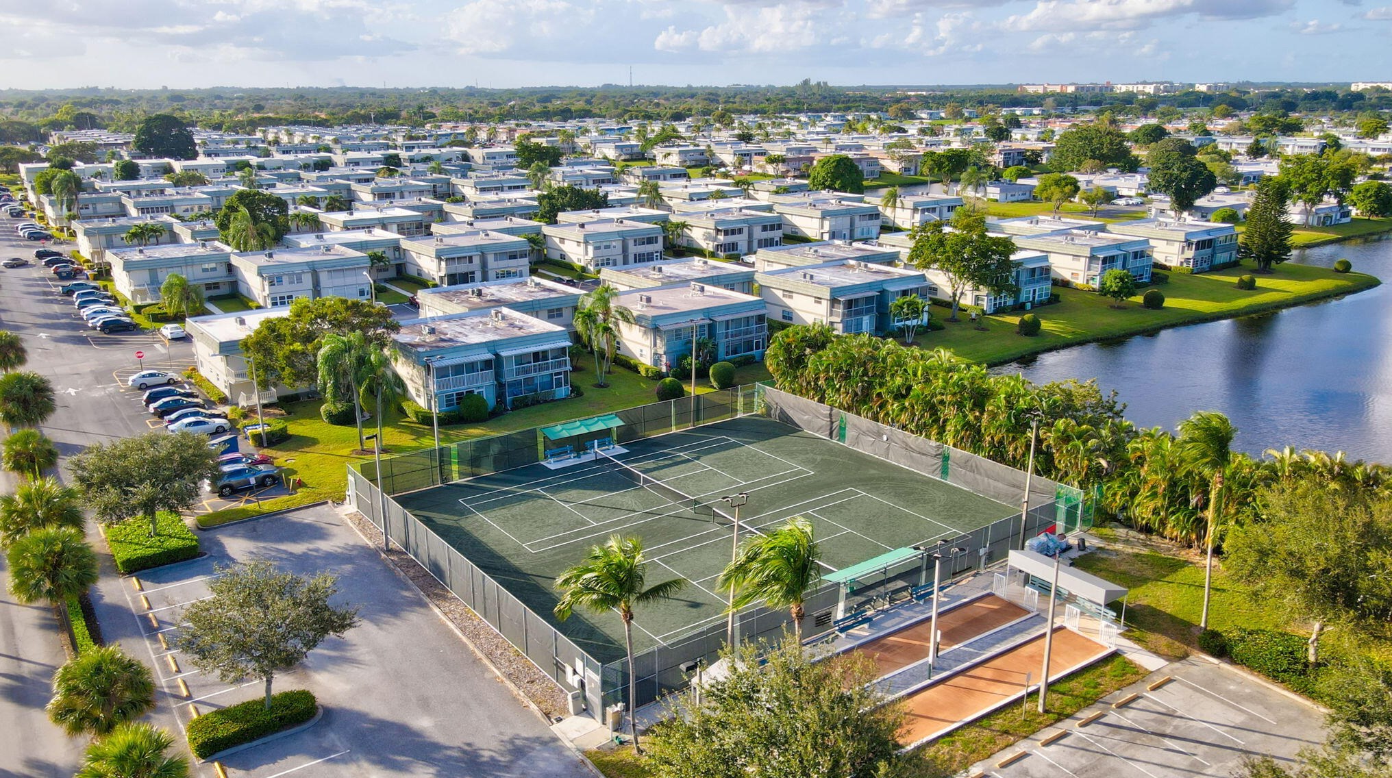 217 Saxony, Delray Beach FL  33446-1843 exterior