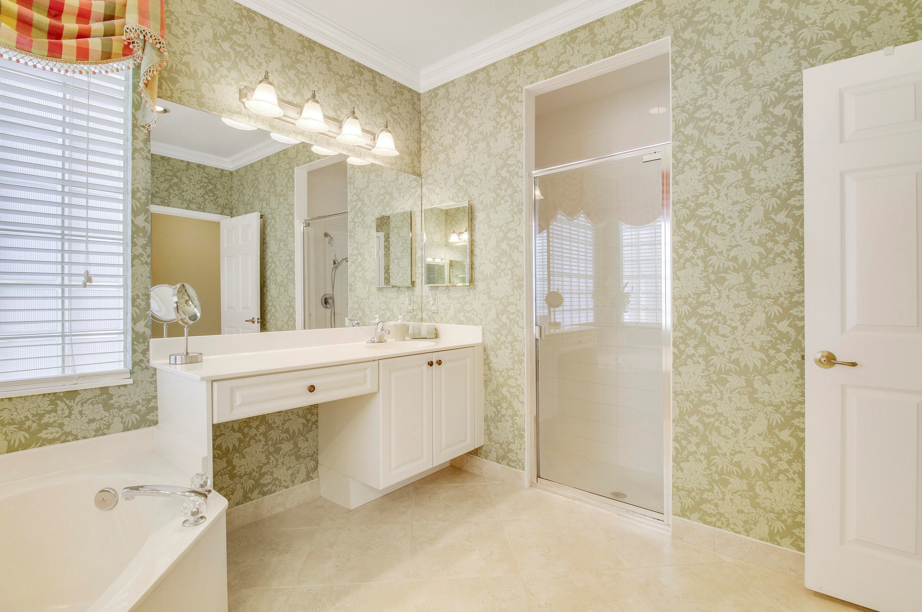 6694 Murano Way, Lake Worth FL  33467-4615 exterior