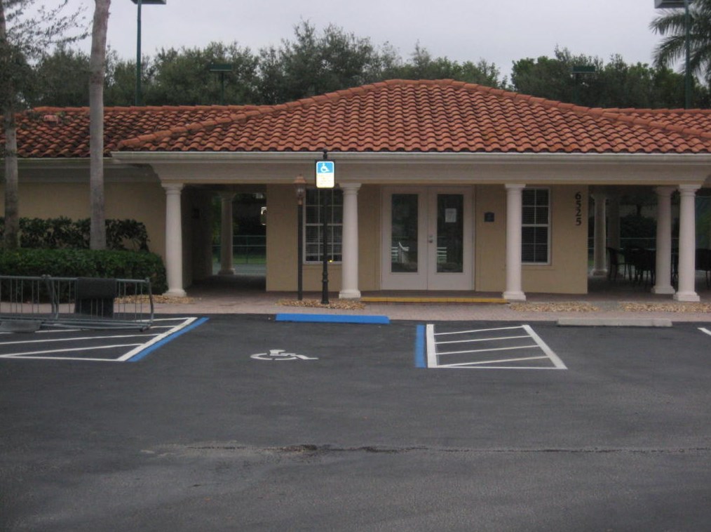 6694 Murano Way, Lake Worth FL  33467-4615 exterior