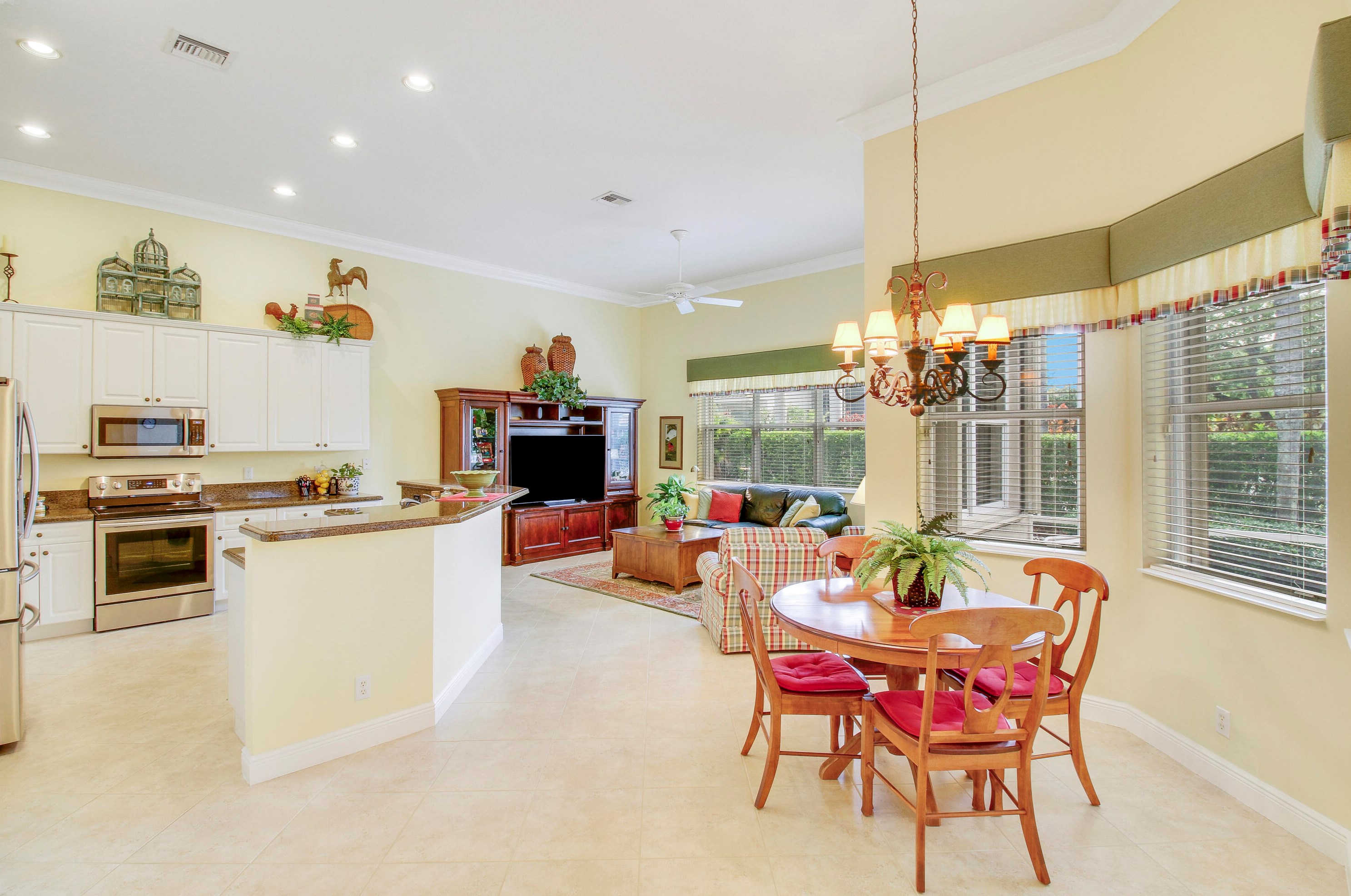 6694 Murano Way, Lake Worth FL  33467-4615 exterior