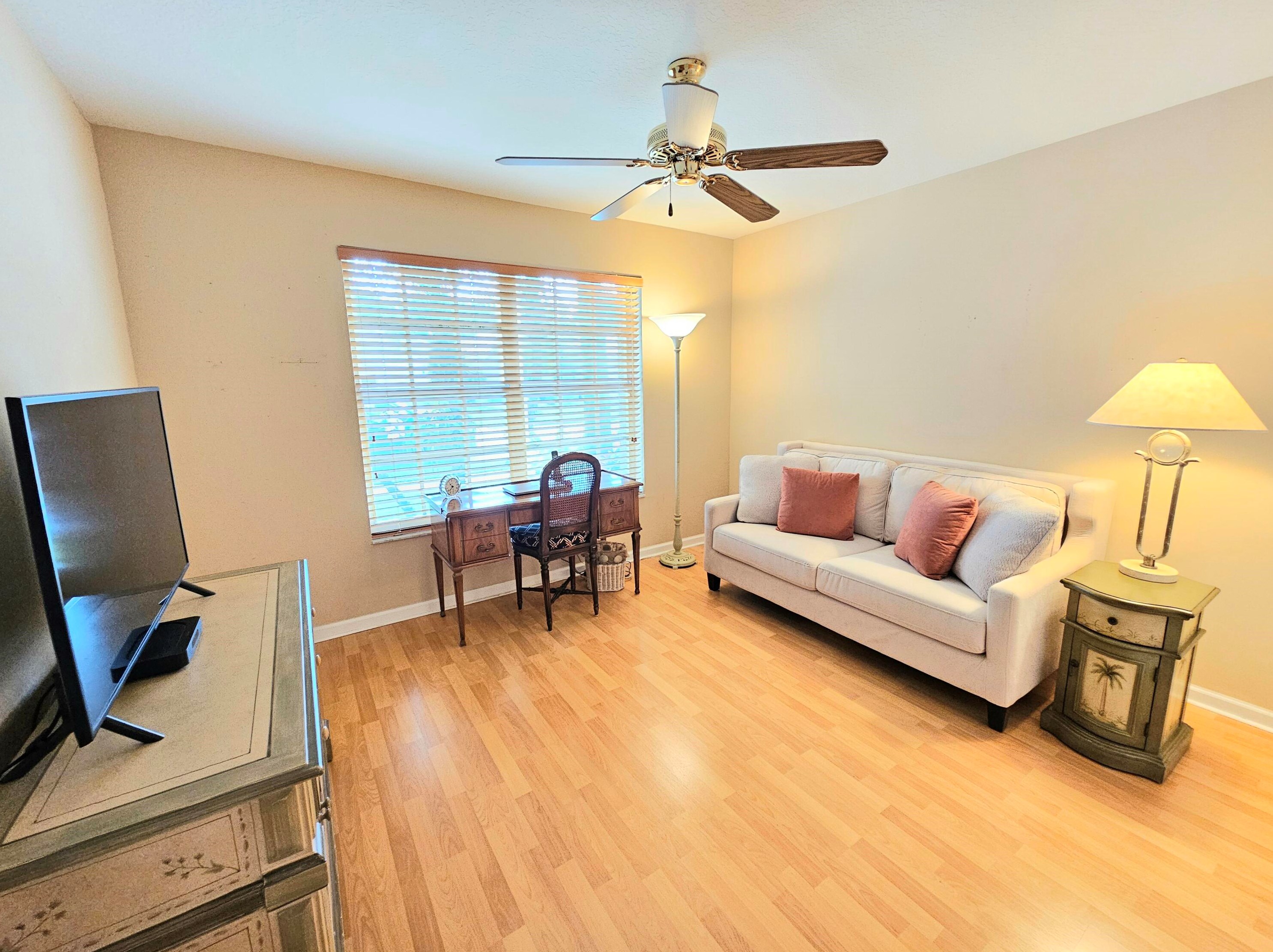 7554 Las Cruces Ct, Boynton Beach FL 33437-6645 exterior