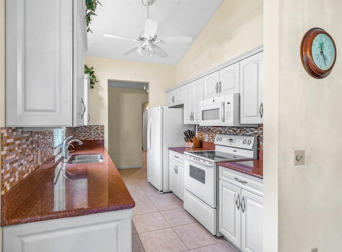 8161 Eaglewood Way, Hobe Sound FL 33455-7655 exterior