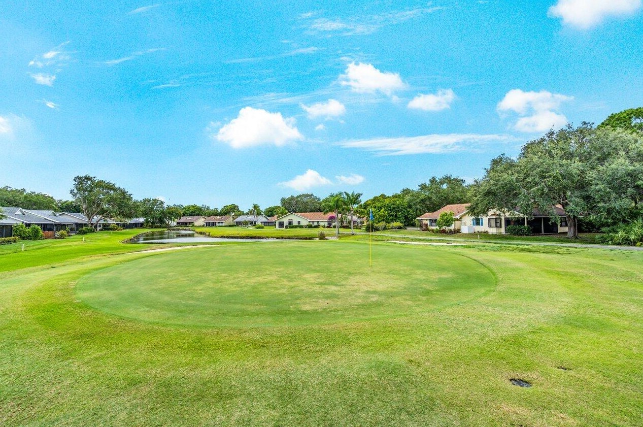 8161 Eaglewood Way, Hobe Sound FL 33455-7655 exterior