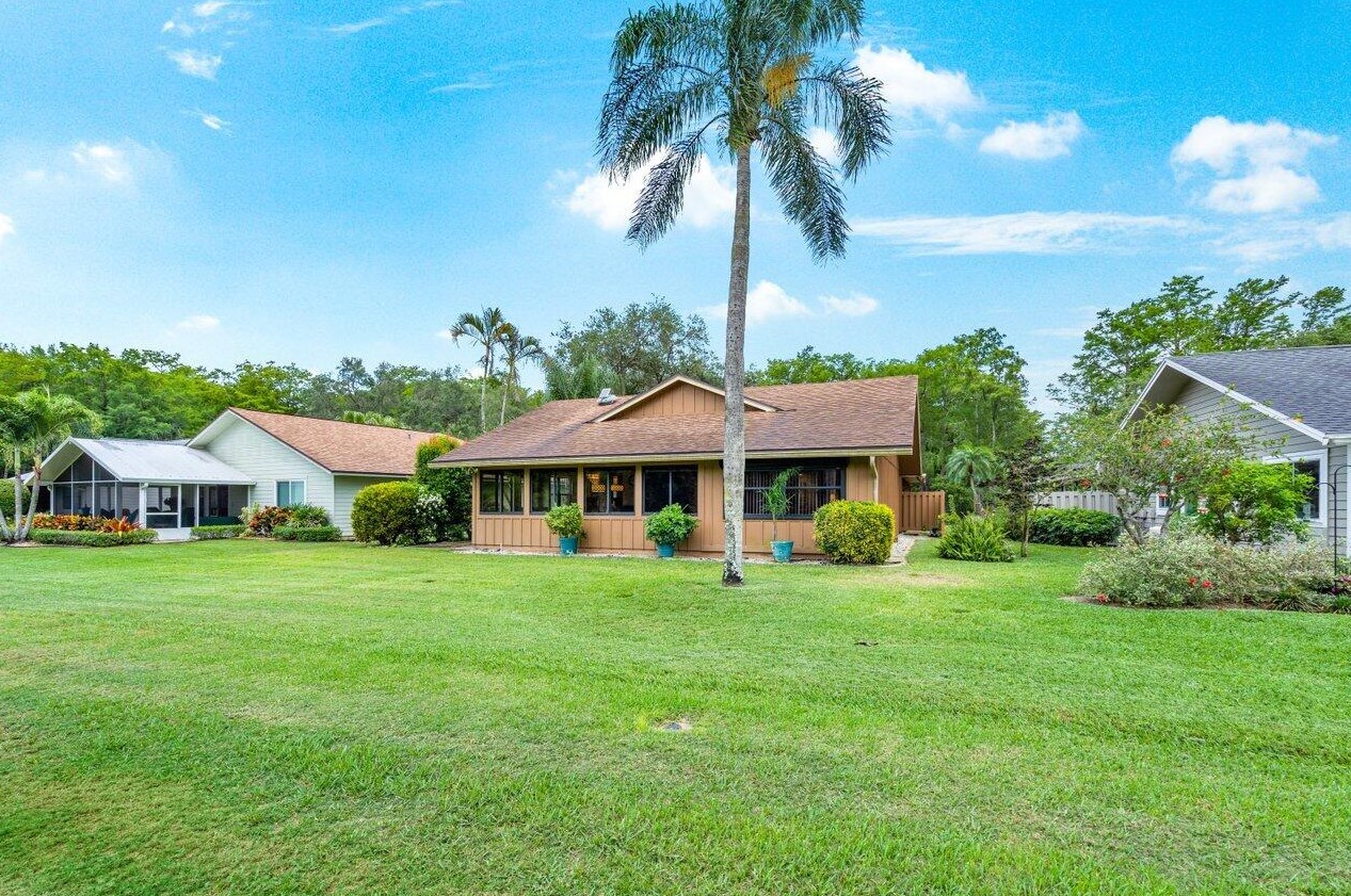 8161 Eaglewood Way, Hobe Sound FL 33455-7655 exterior