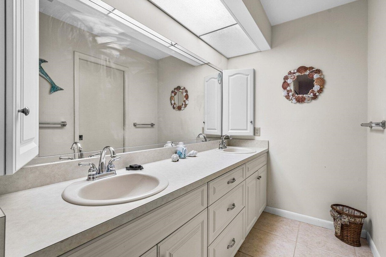 8161 Eaglewood Way, Hobe Sound FL 33455-7655 exterior