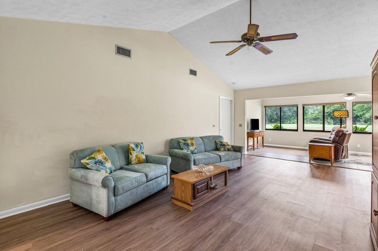 8161 Eaglewood Way, Hobe Sound FL 33455-7655 exterior