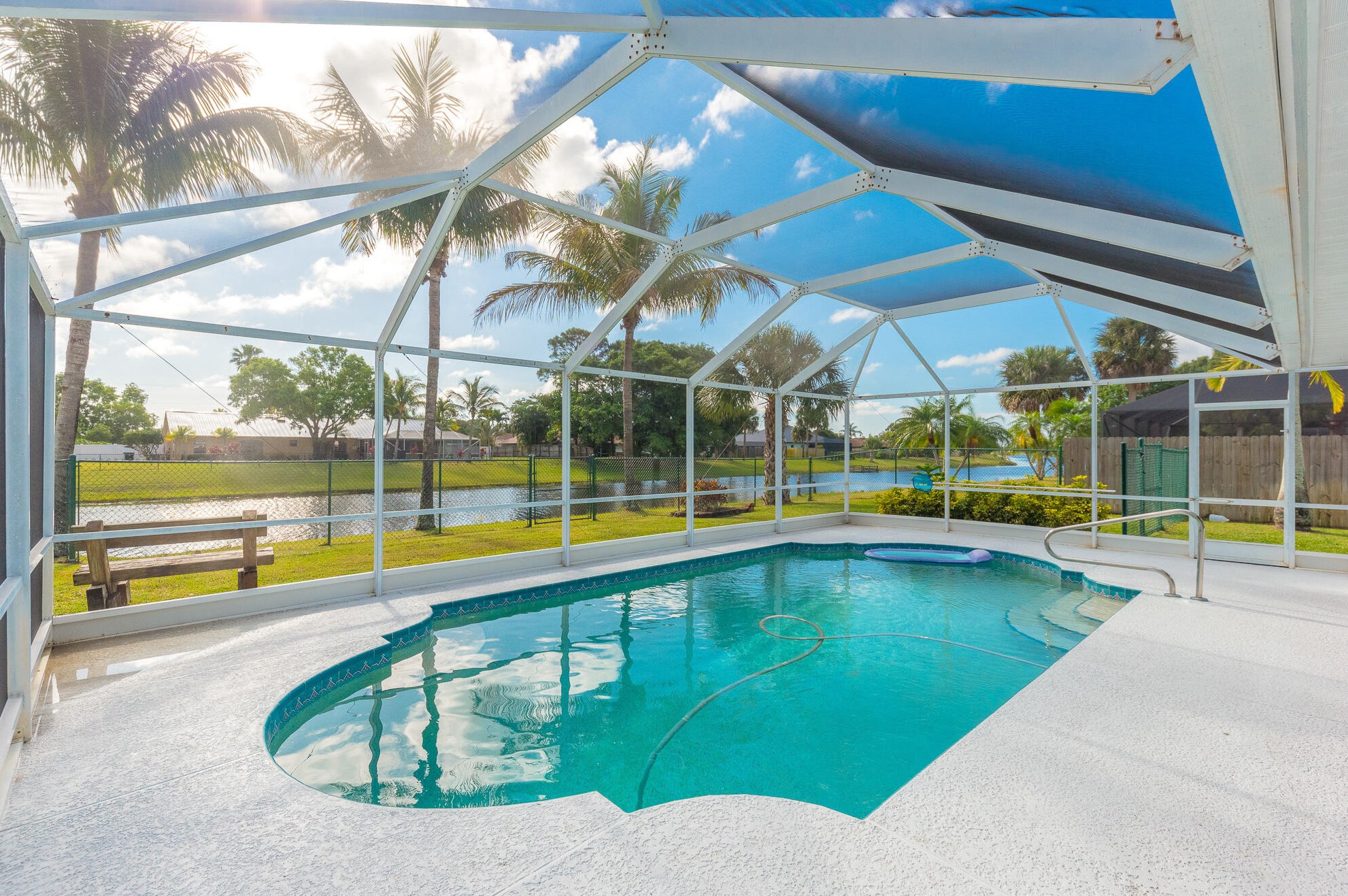 1937 Mantua St, Fort Pierce FL  34952-6736 exterior