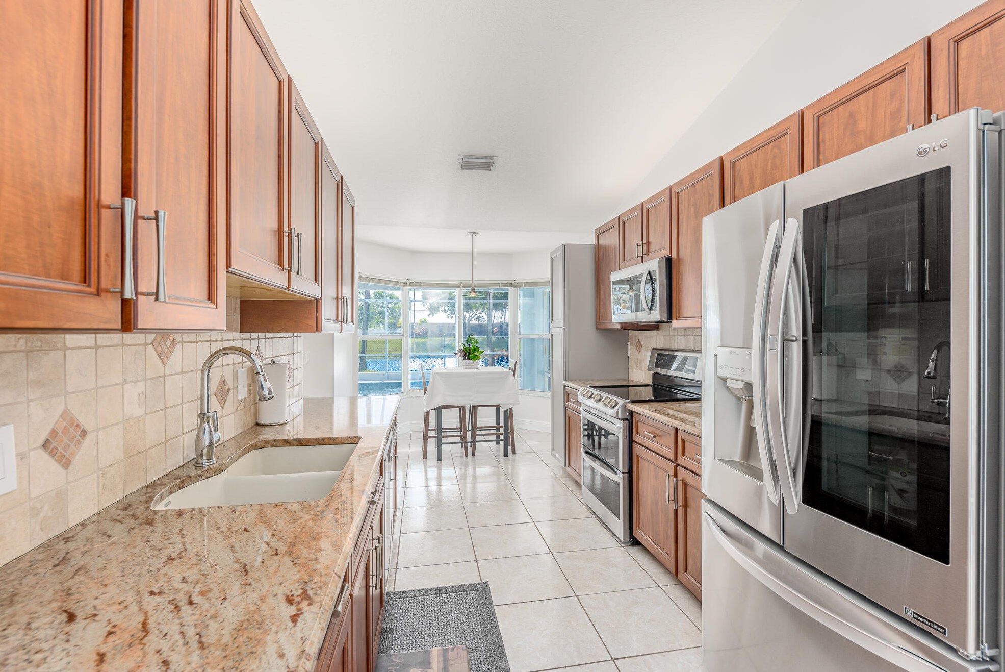 1937 Mantua St, Fort Pierce FL  34952-6736 exterior
