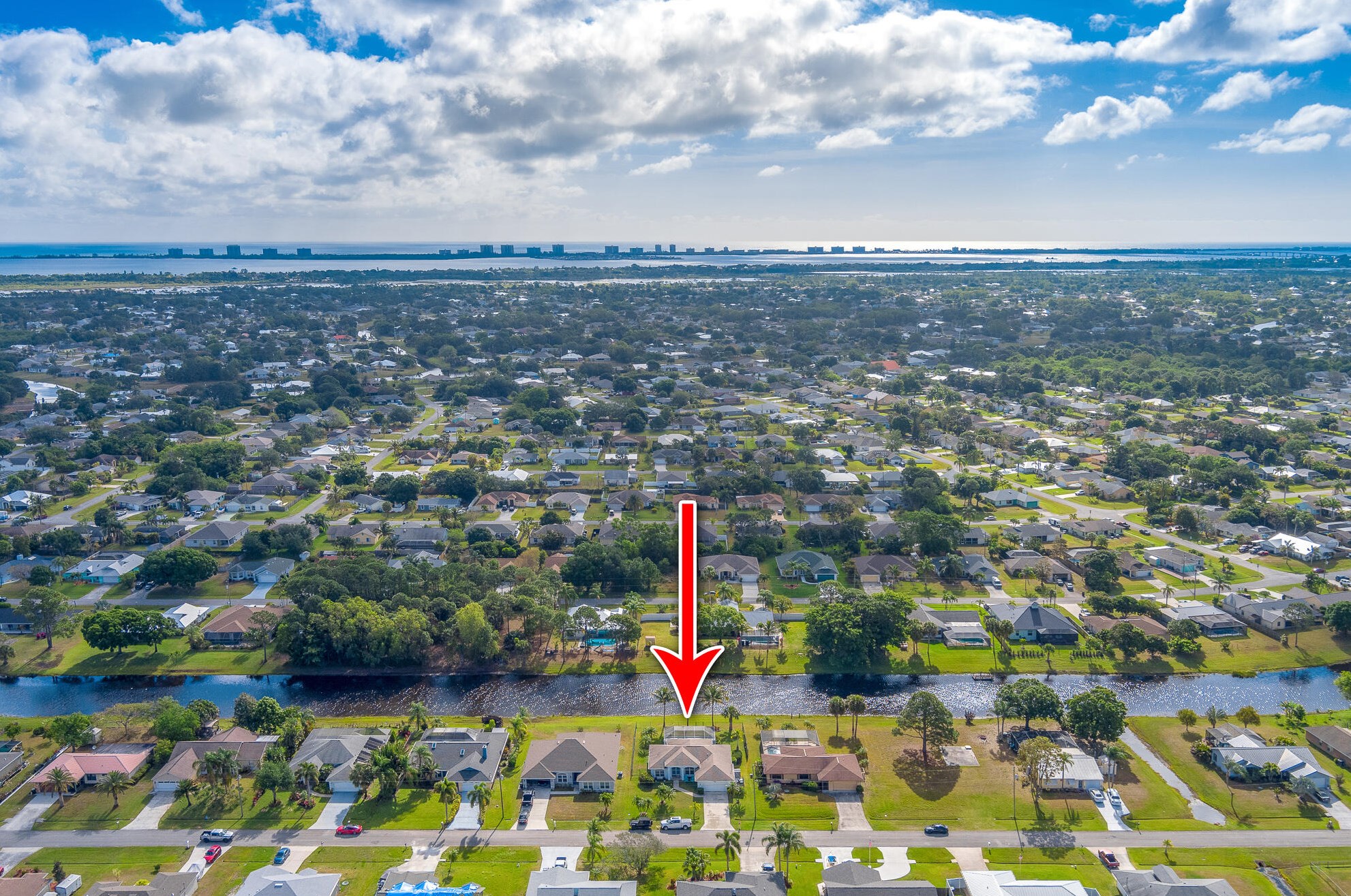 1937 Mantua St, Fort Pierce FL  34952-6736 exterior