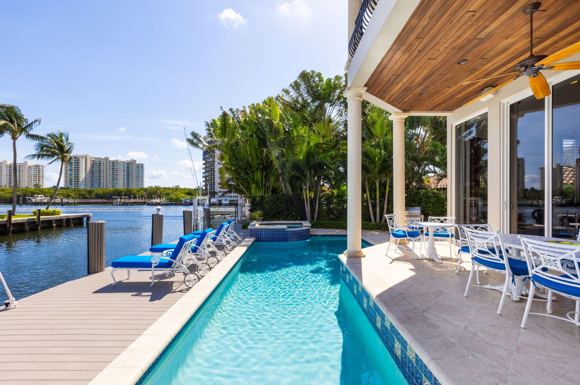 883 Glouchester St, Boca Raton FL 33487-3211 exterior