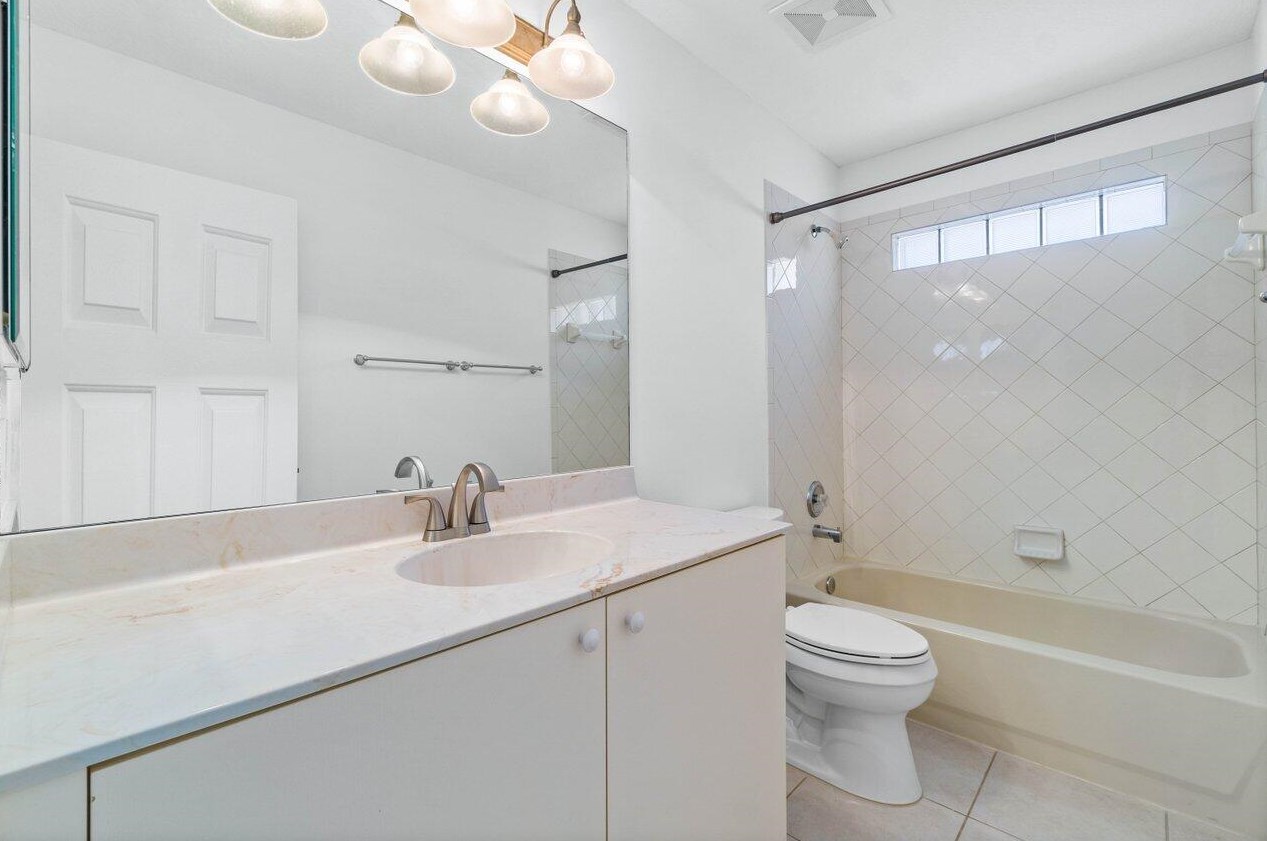 5109 Corbel Lk Way, Boynton Beach FL 33437-1696 exterior