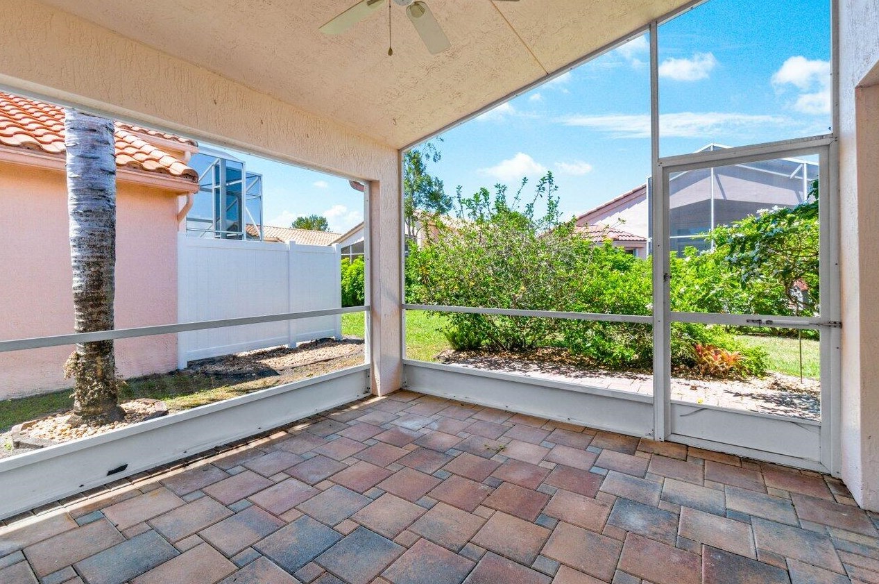 5109 Corbel Lk Way, Boynton Beach FL 33437-1696 exterior