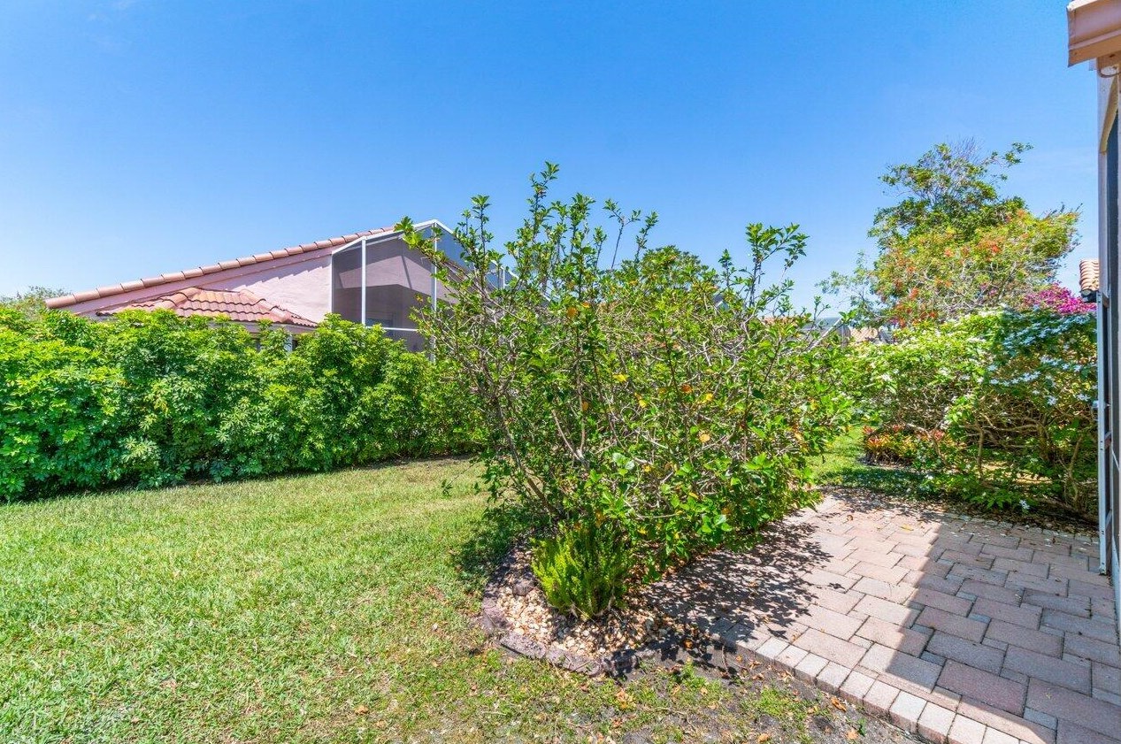 5109 Corbel Lk Way, Boynton Beach FL 33437-1696 exterior