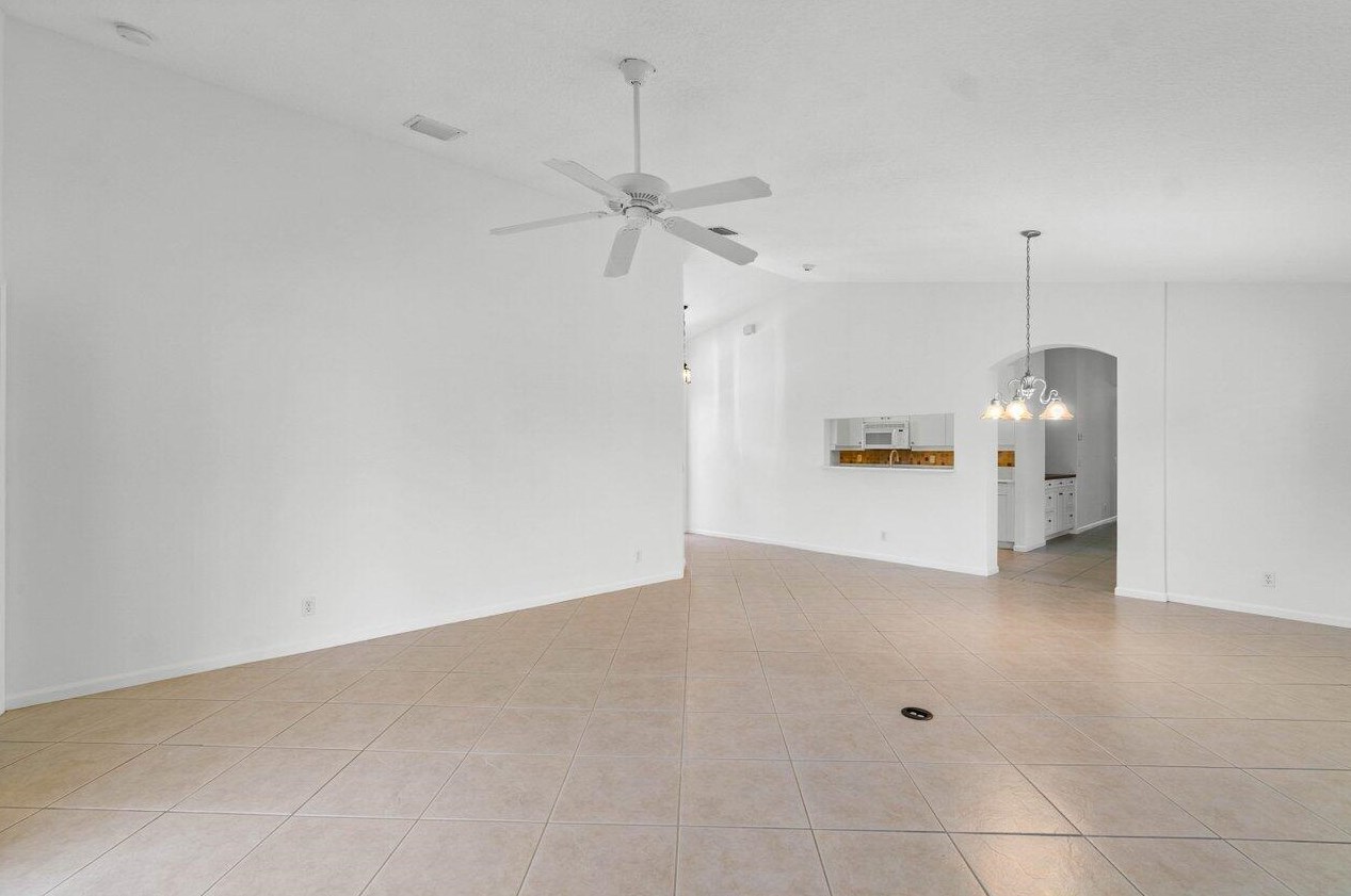 5109 Corbel Lk Way, Boynton Beach FL 33437-1696 exterior